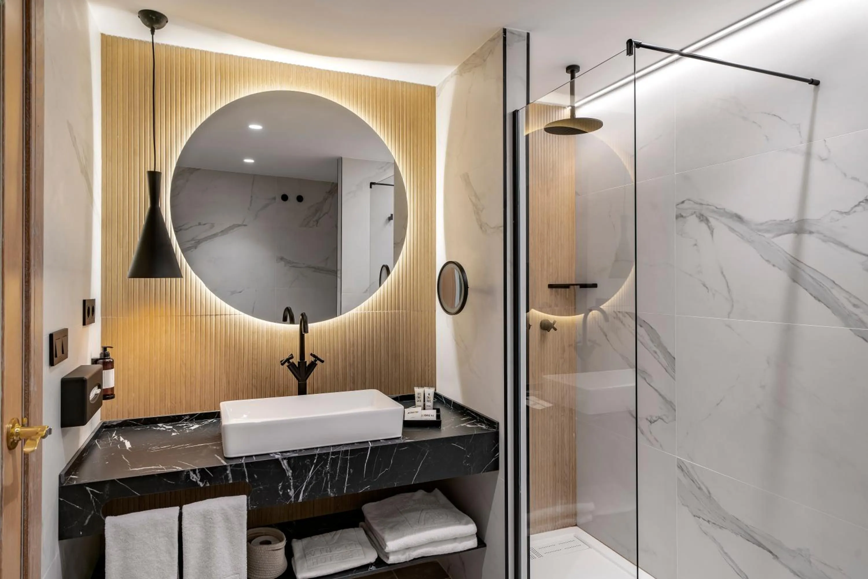 Shower in Vincci Lys