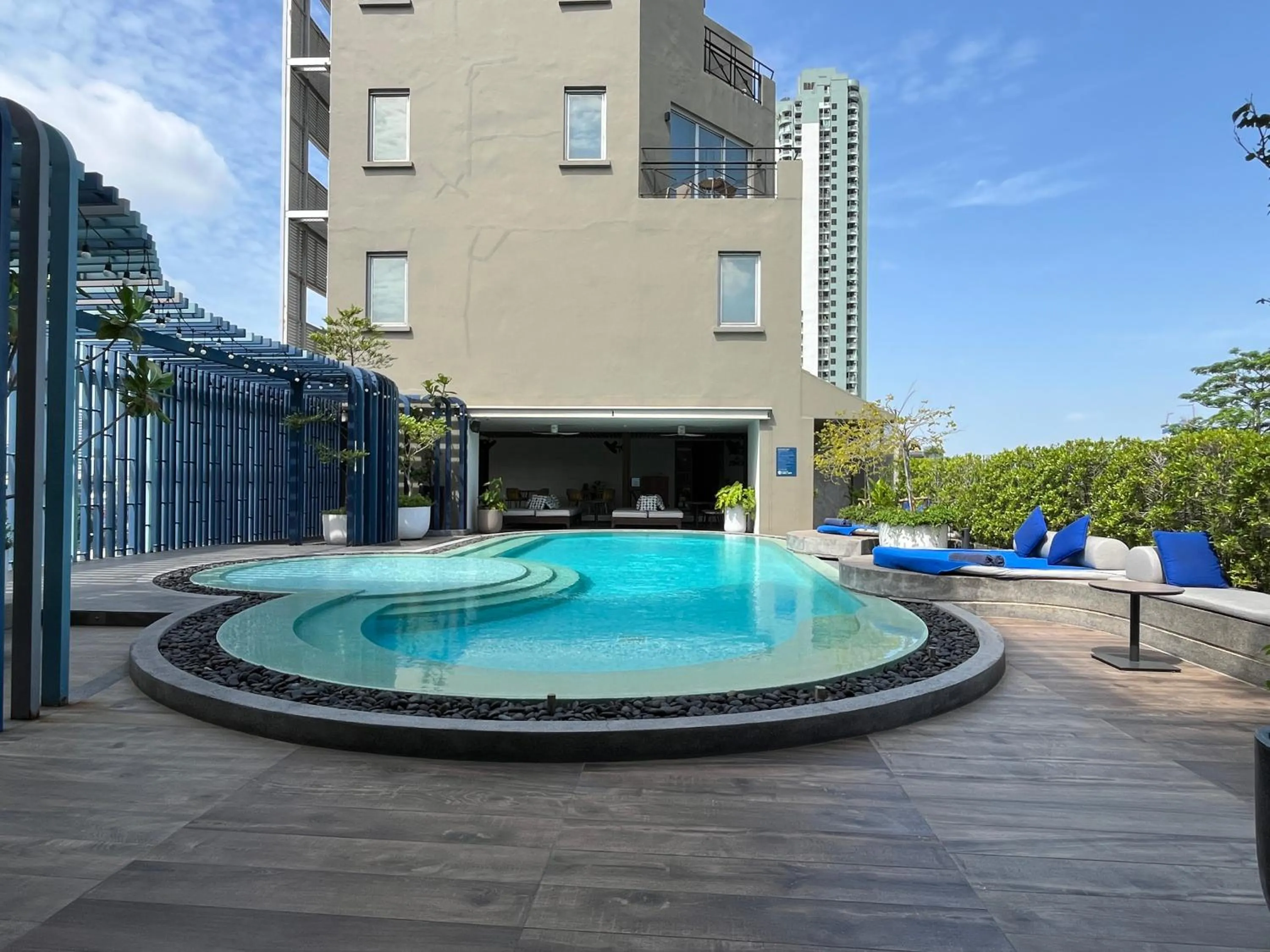 Swimming pool in Casa 17 Hotel Bangkok