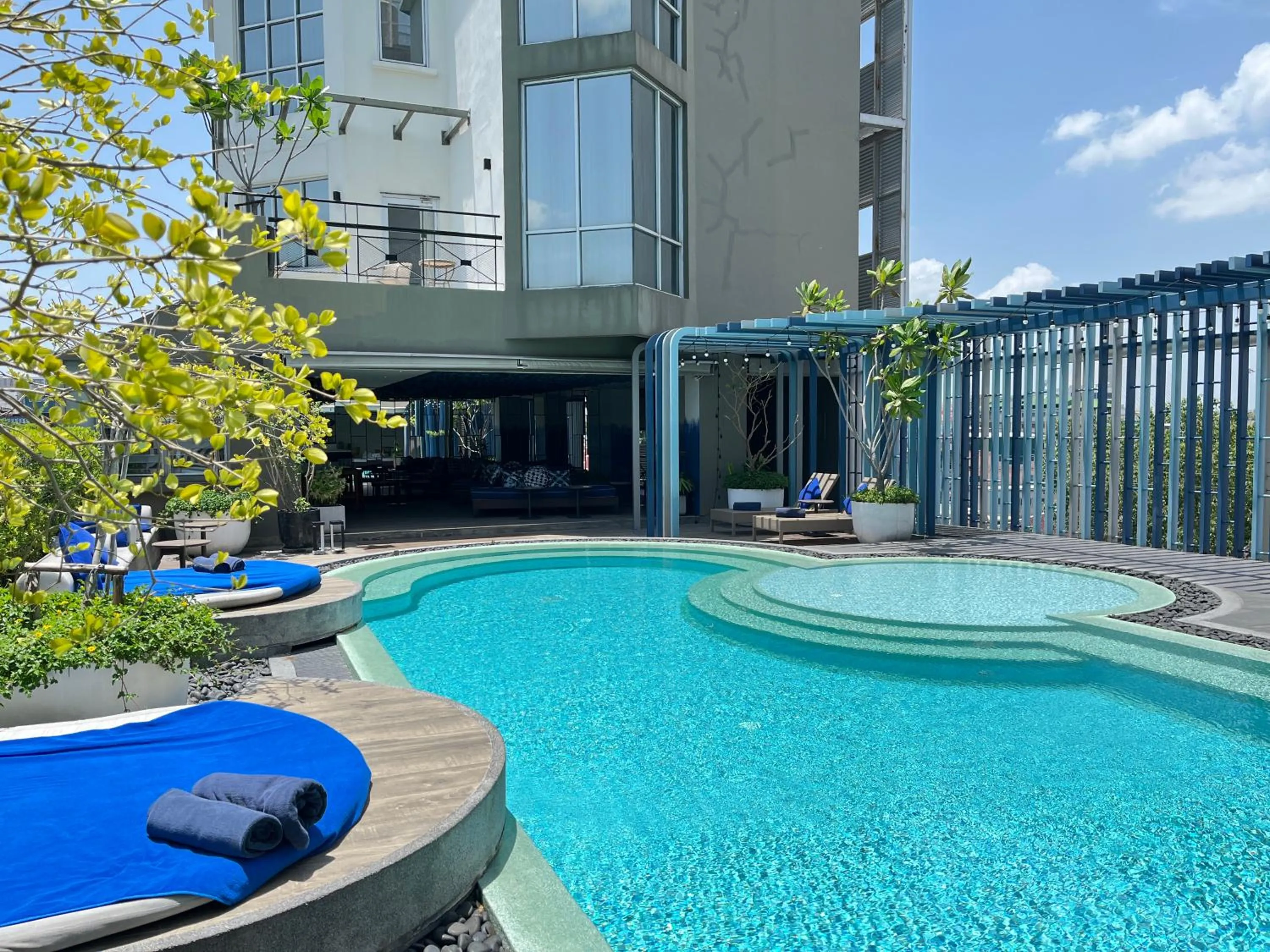 Swimming pool in Casa 17 Hotel Bangkok