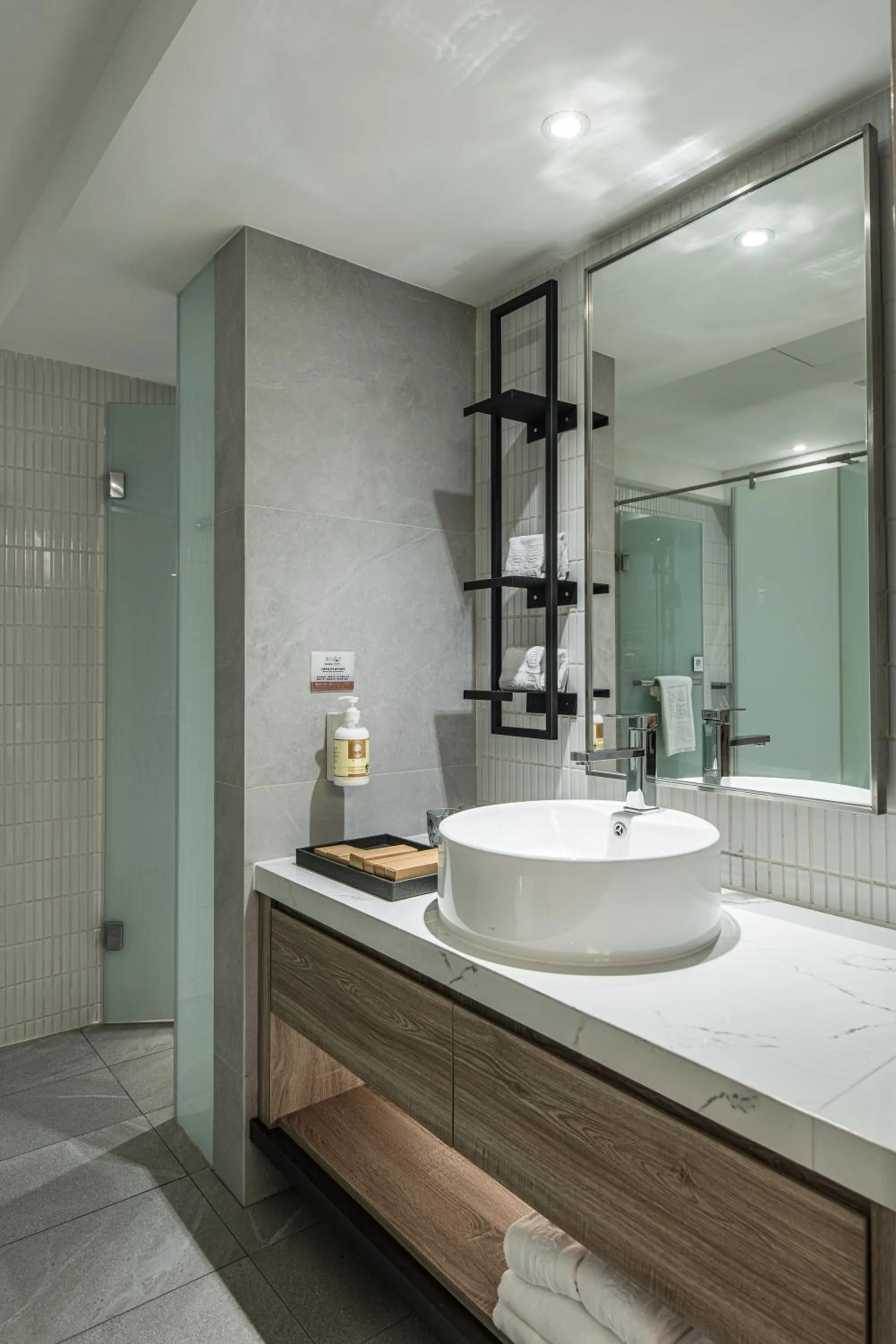 Spring Rhapsody Hotel