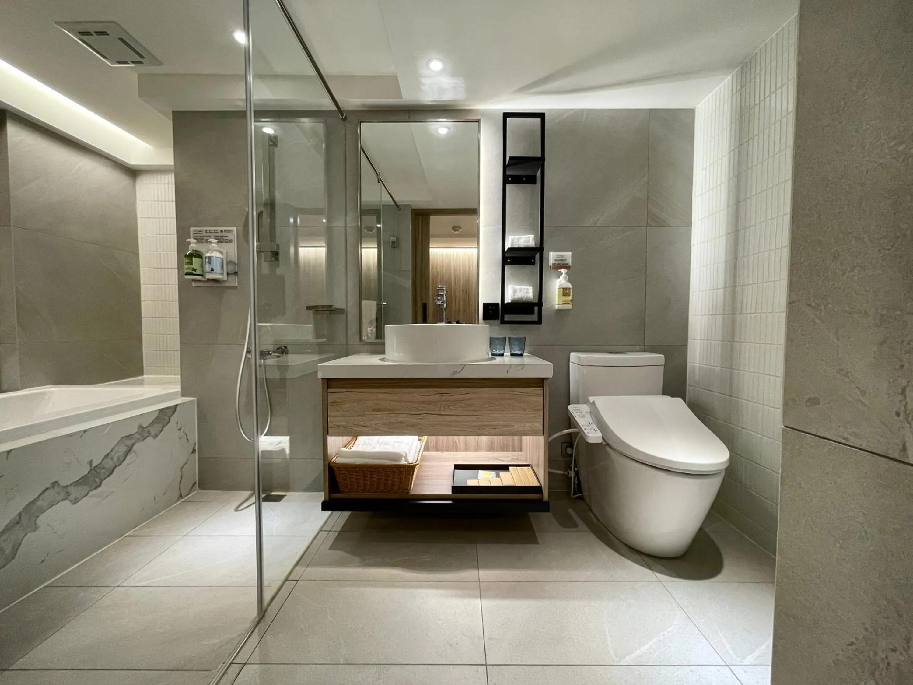 Spring Rhapsody Hotel