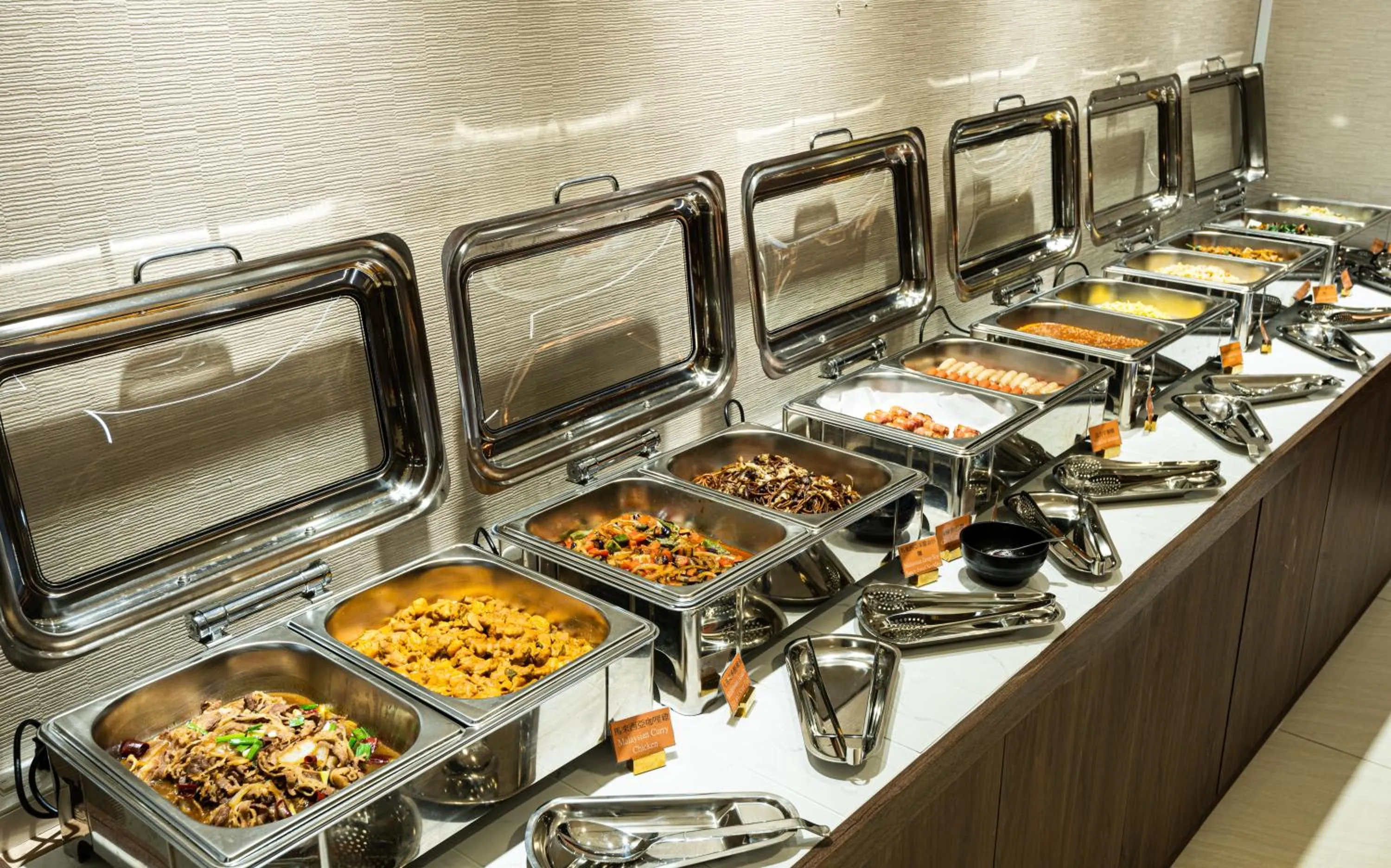 Buffet breakfast in Spring Rhapsody Hotel