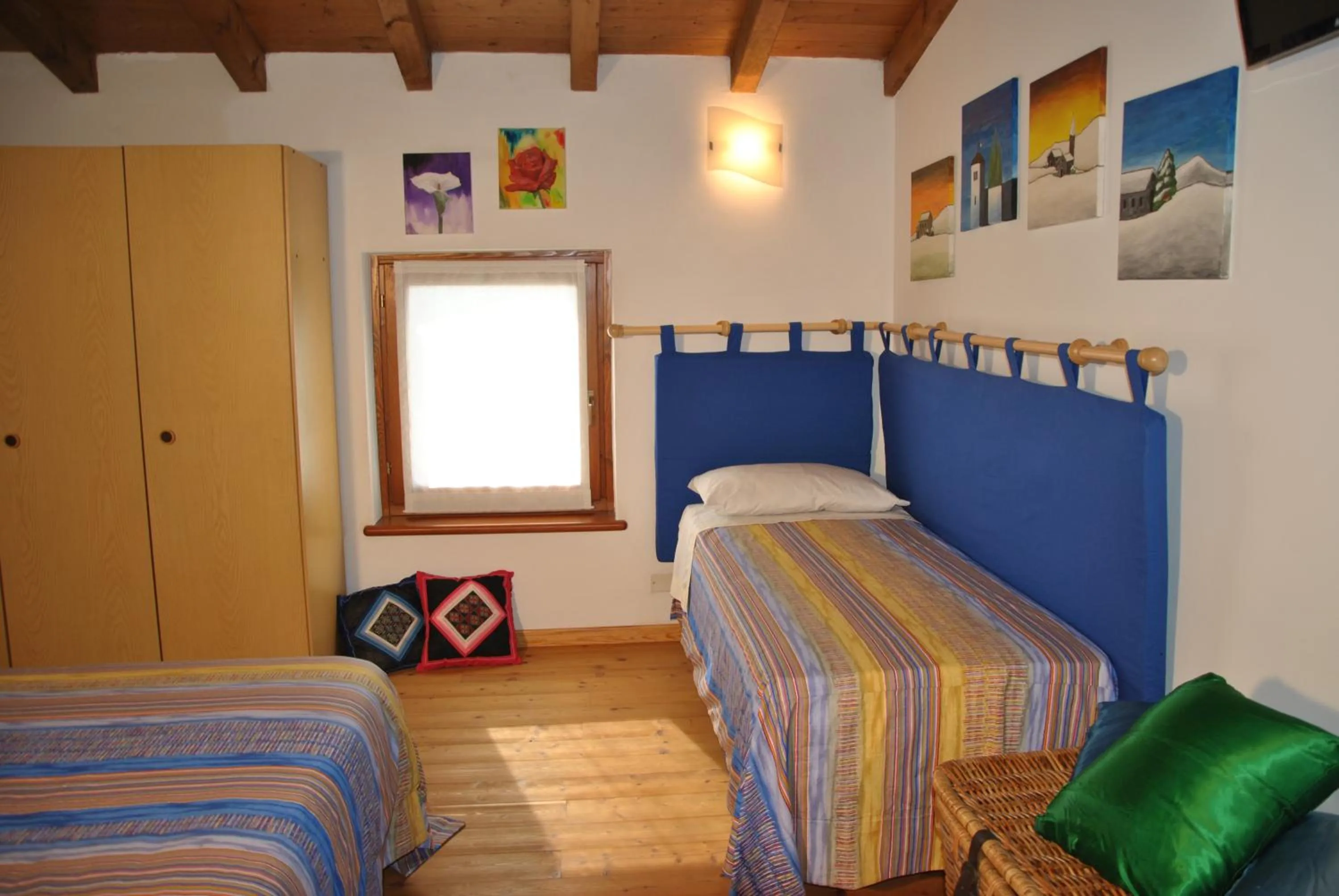 Day, Bed in Bed & Breakfast Gemma