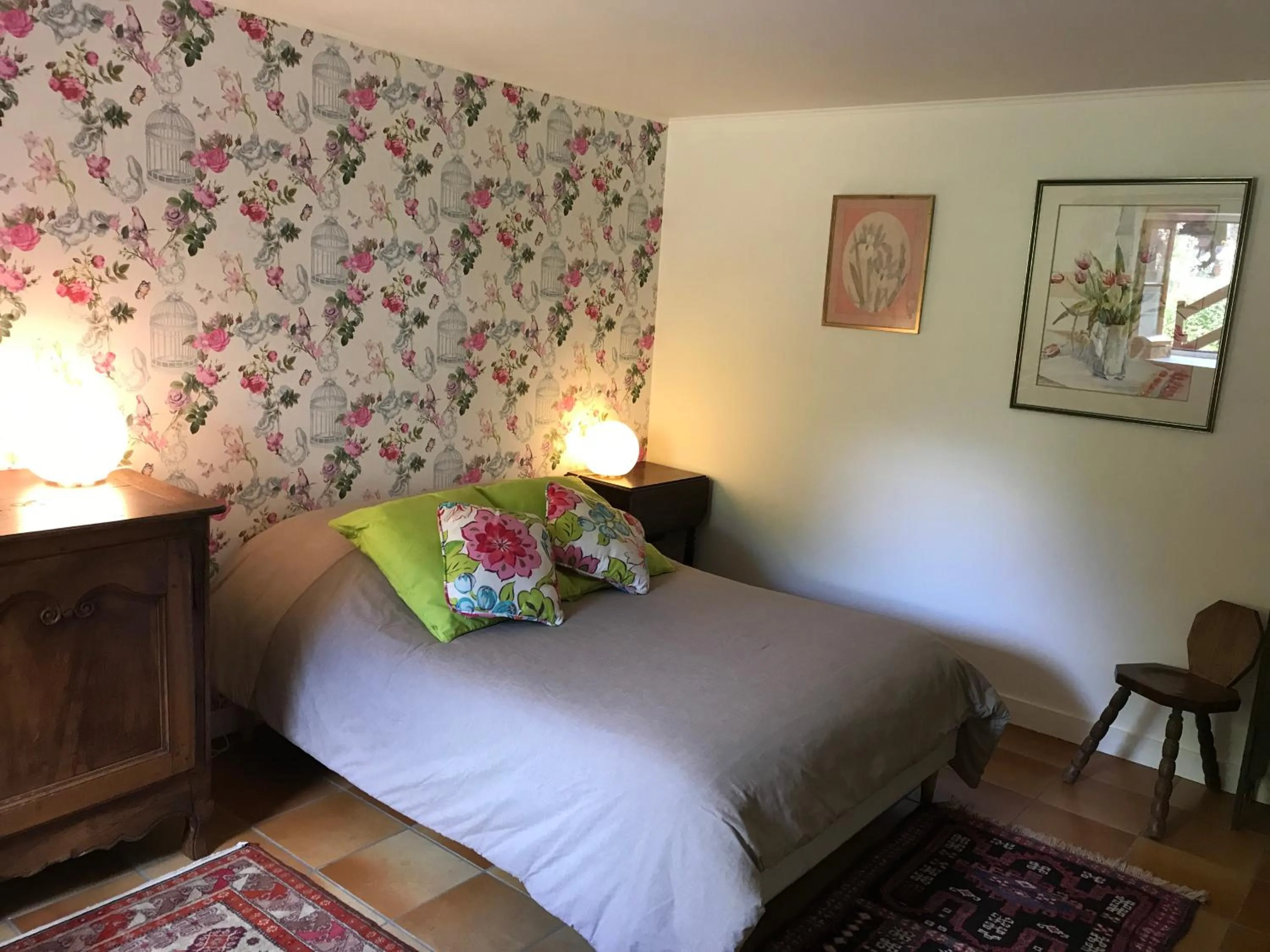 Bed in Le Châtel