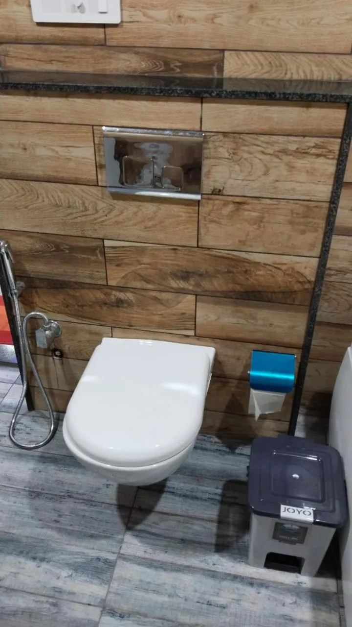 Toilet in Hotel Bagga Kuteer