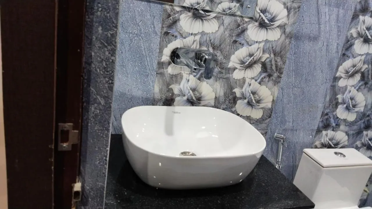 Toilet in Hotel Bagga Kuteer