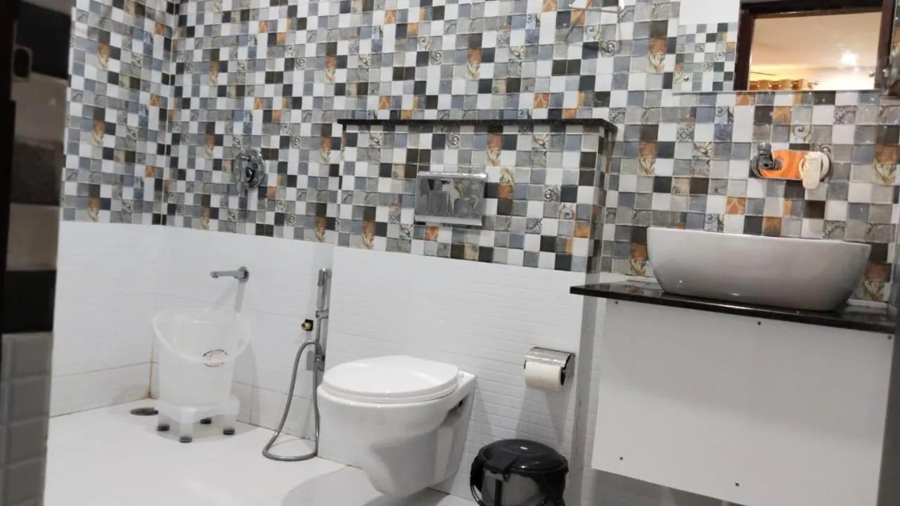 Toilet in Hotel Bagga Kuteer