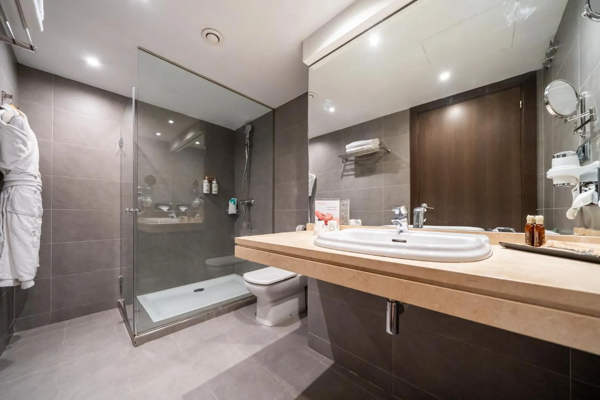 Bathroom in Hotel Concordia Barcelona