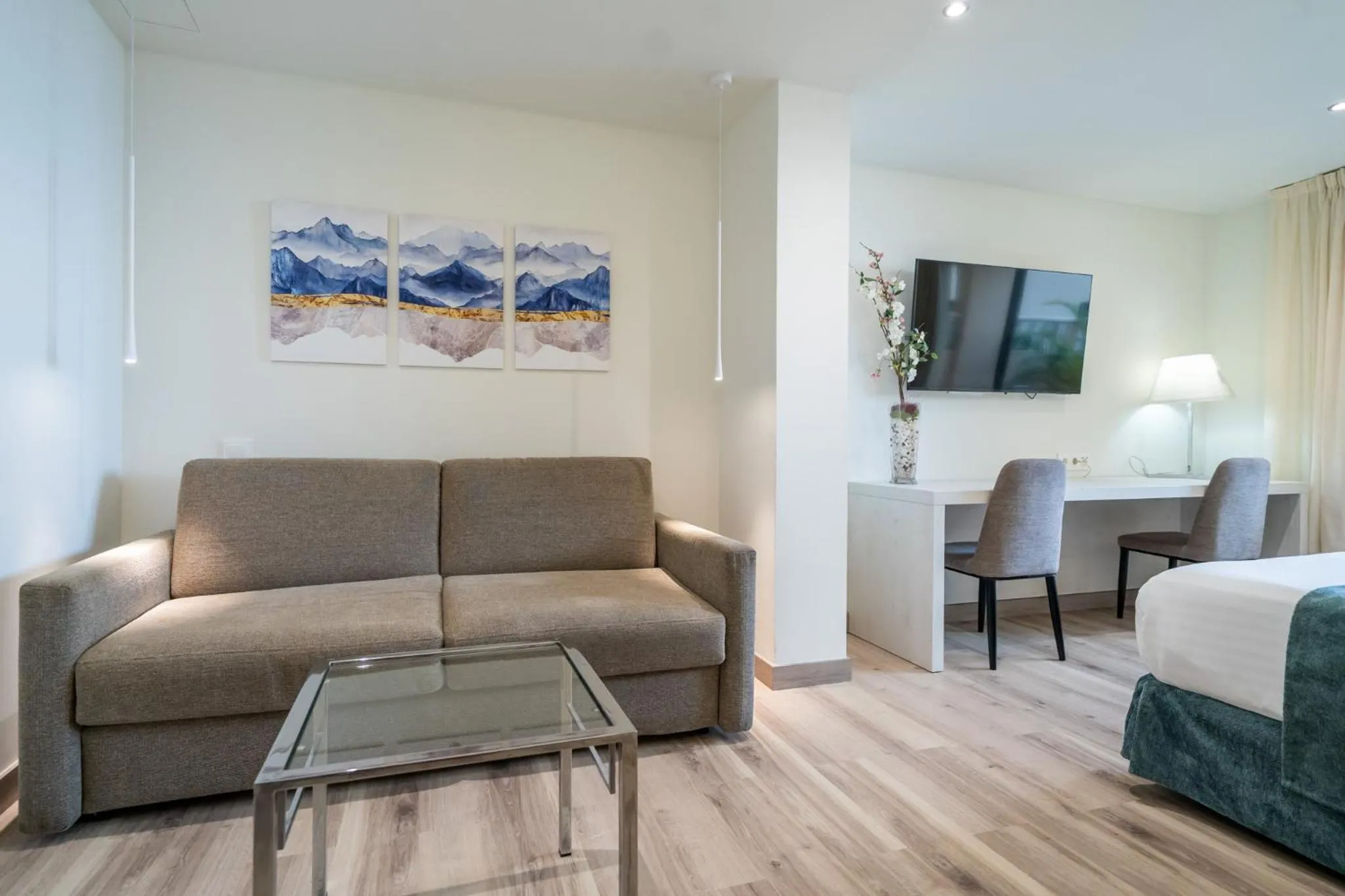 Bed in Hotel Concordia Barcelona