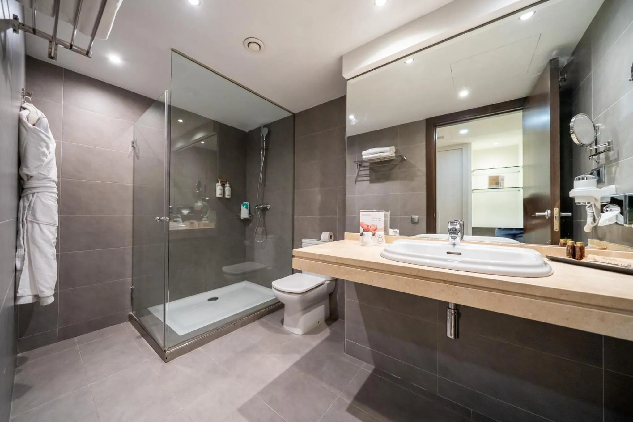 Bathroom in Hotel Concordia Barcelona