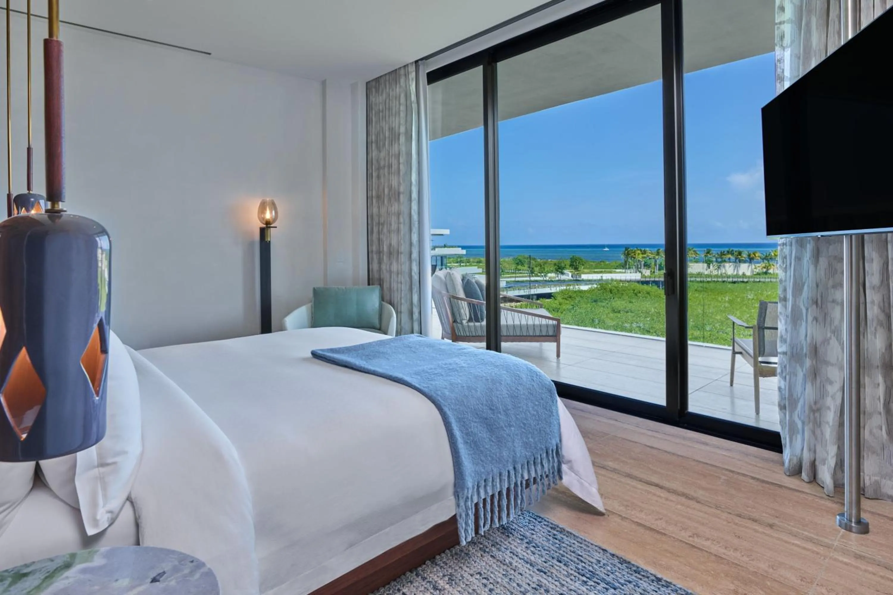 Bedroom, Bed in The St. Regis Kanai Resort, Riviera Maya