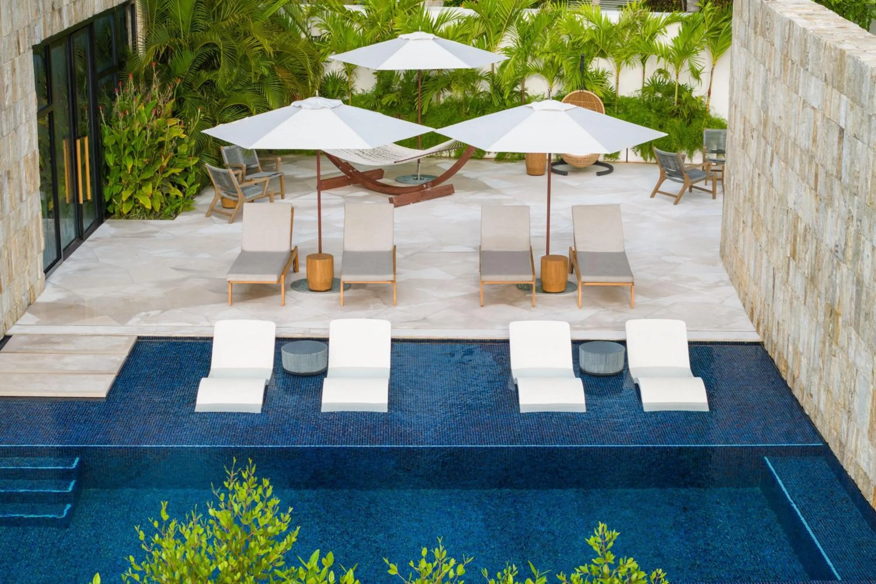 Swimming pool in The St. Regis Kanai Resort, Riviera Maya