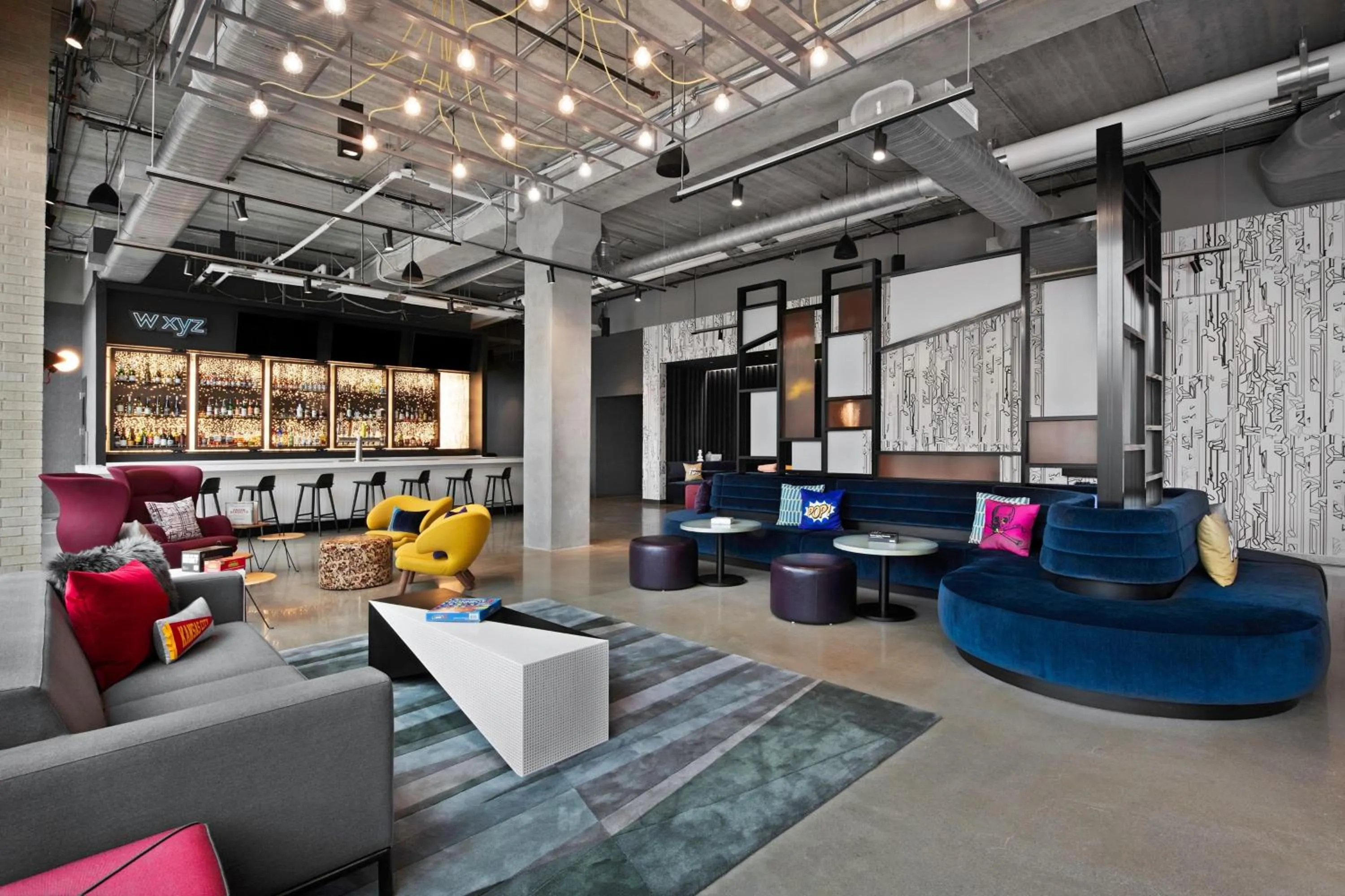 Lounge or bar in Aloft Kansas City Country Club Plaza