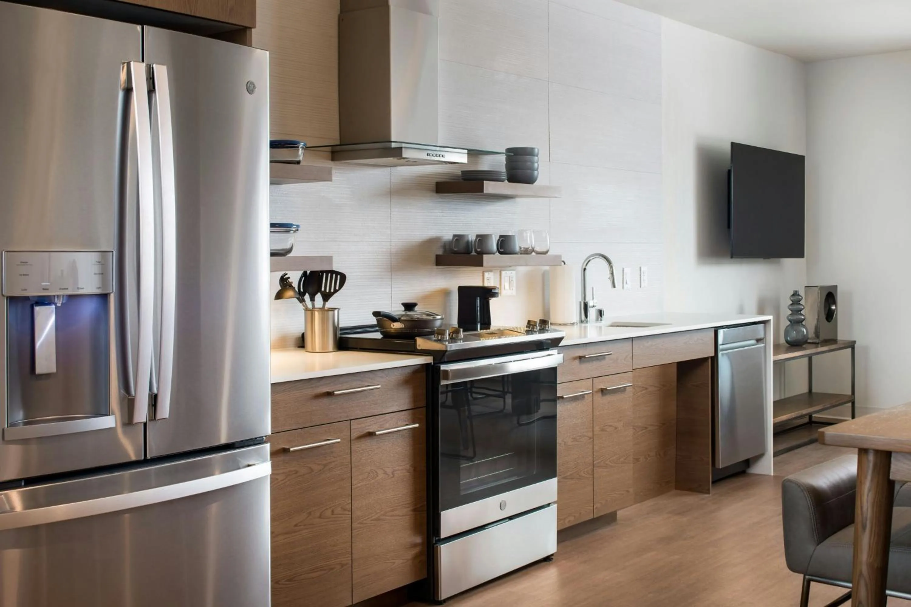 Kitchen or kitchenette in Element Reno Experience District