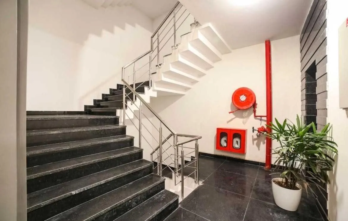 Facade/entrance in Collection O Kailash Enclave