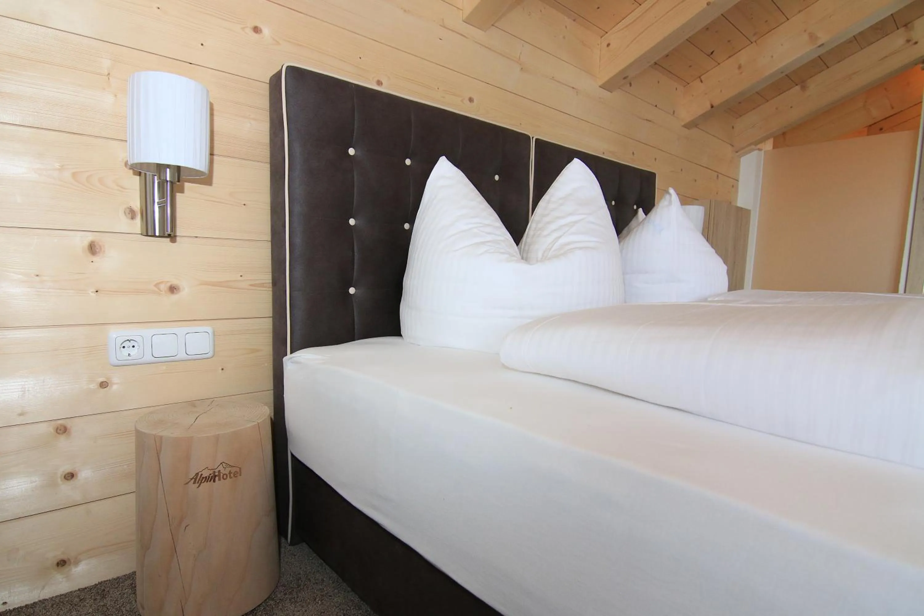 Bed in Alpinhotel Berchtesgaden