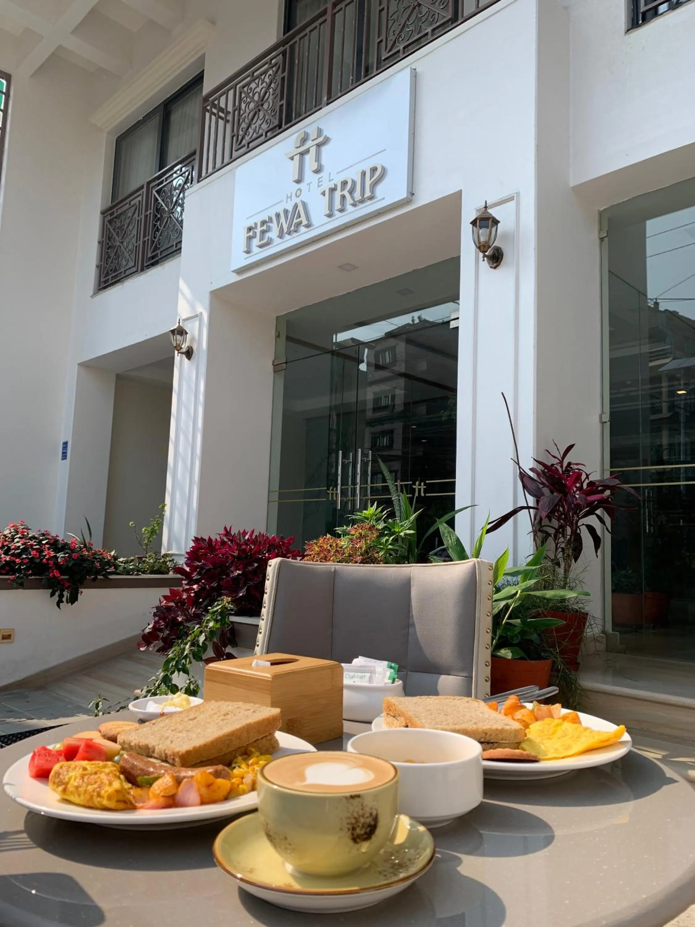 Restaurant/places to eat in Hotel Fewa Trip