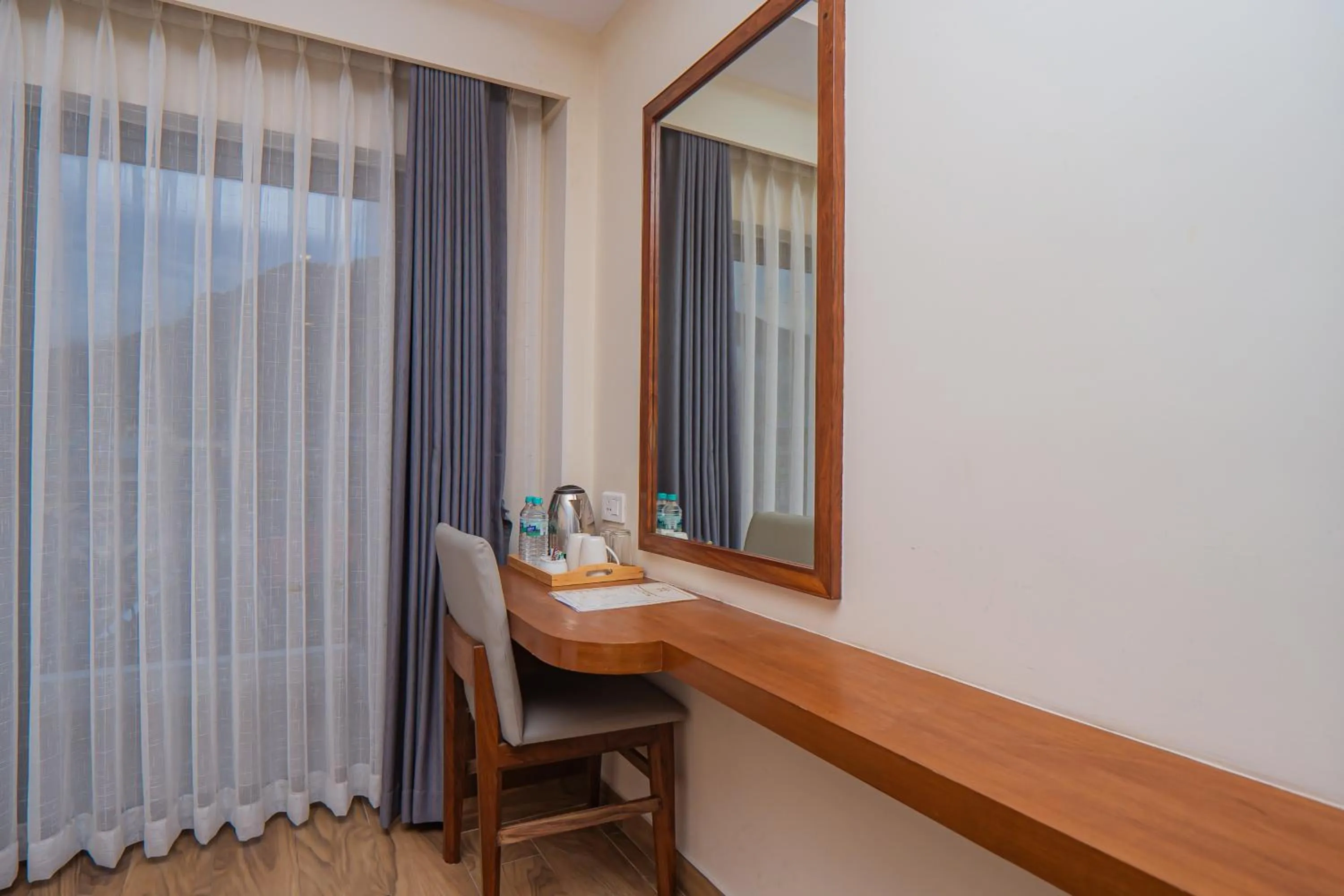 hair dresser in Hotel Fewa Trip