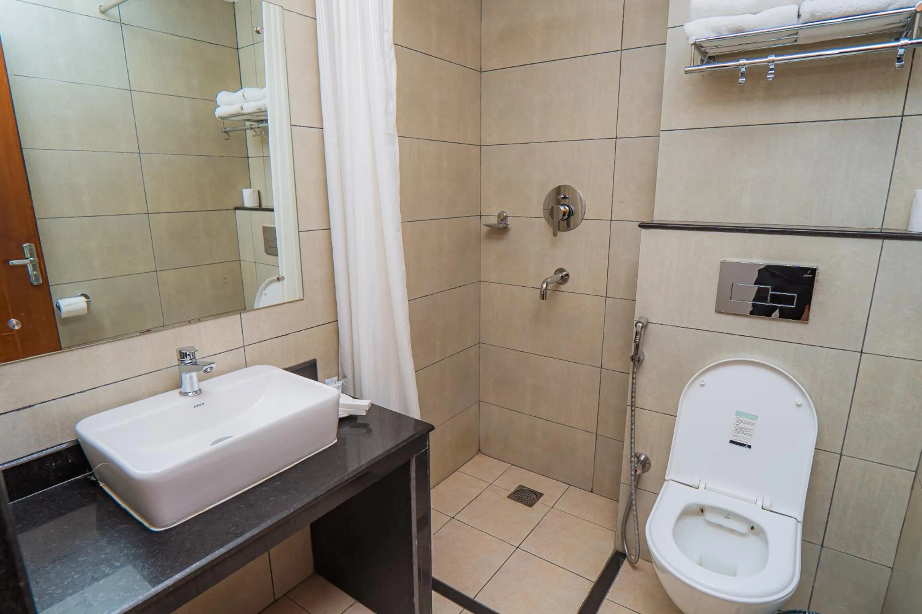 Shower in Hotel Fewa Trip