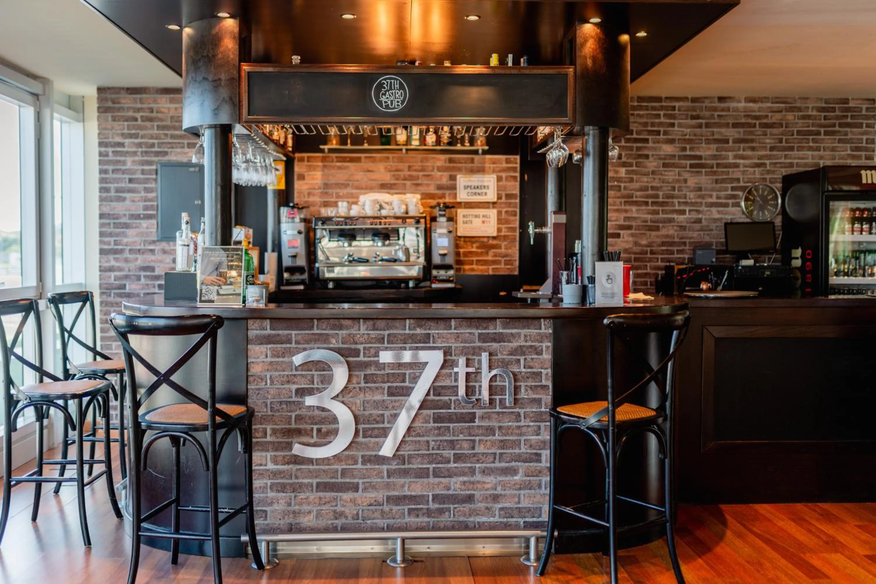 Restaurant/places to eat in Abba Playa Gijón