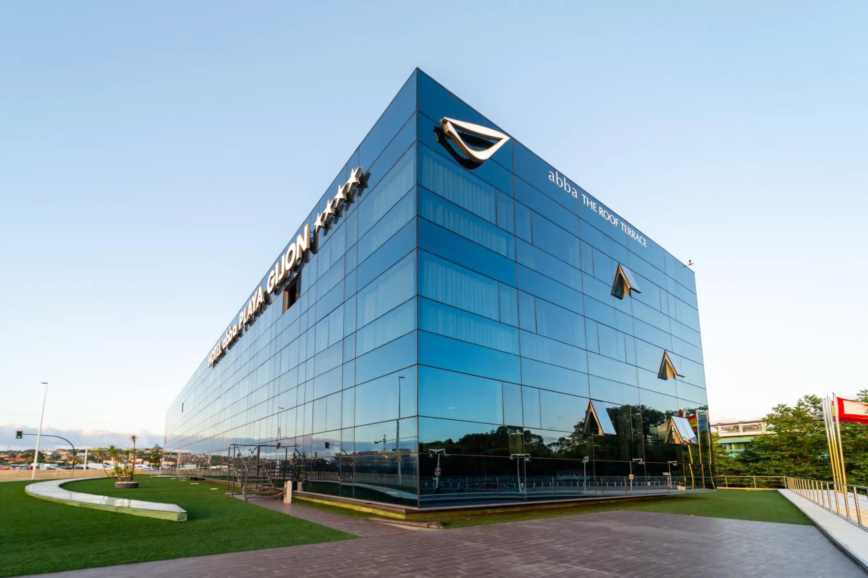 Property building in Abba Playa Gijón