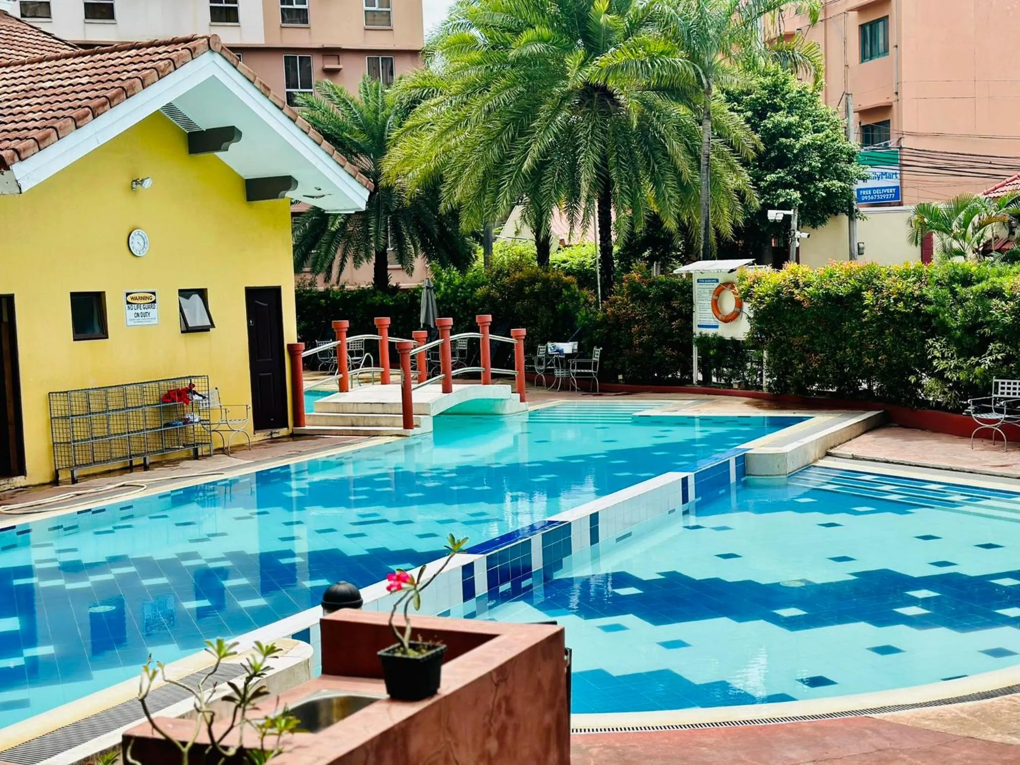 Swimming pool in Avida Tower Sucat, comfortable studio type