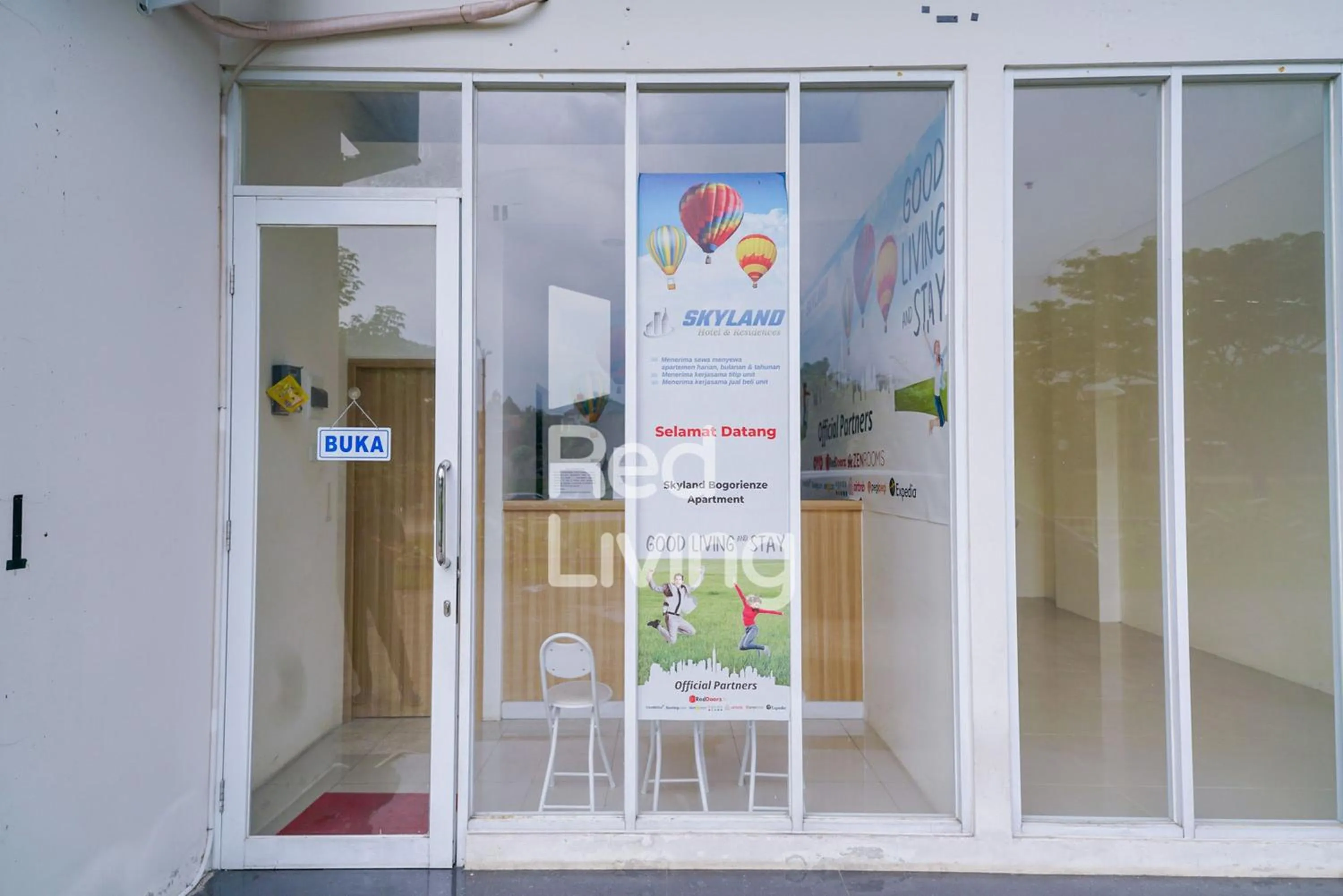 Lobby or reception in RedLiving Apartemen Bogorienze Resort - Skyland Tower A