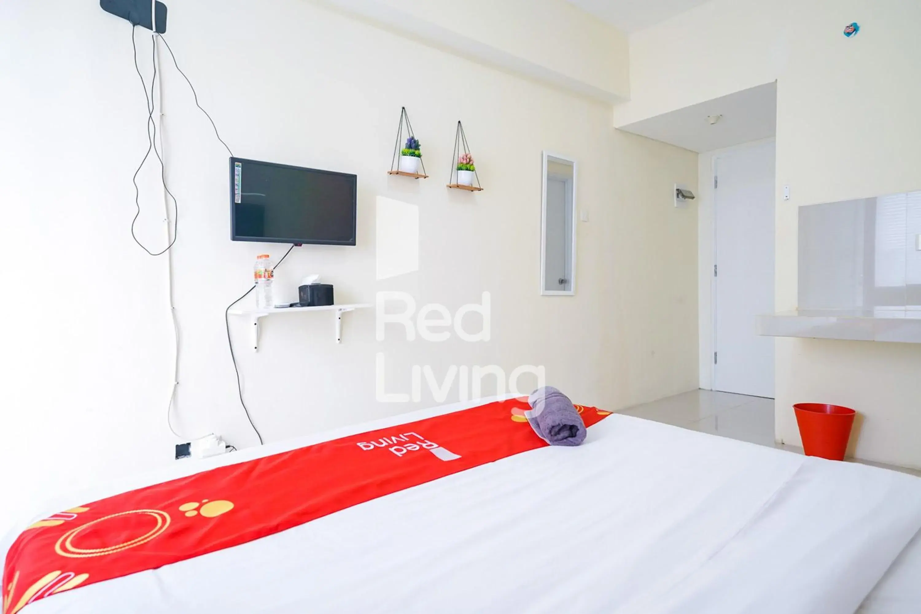 Standard Studio in RedLiving Apartemen Bogorienze Resort - Skyland Tower A Standard Studio in RedLiving Apartemen Bogorienze Resort - Skyland Tower A