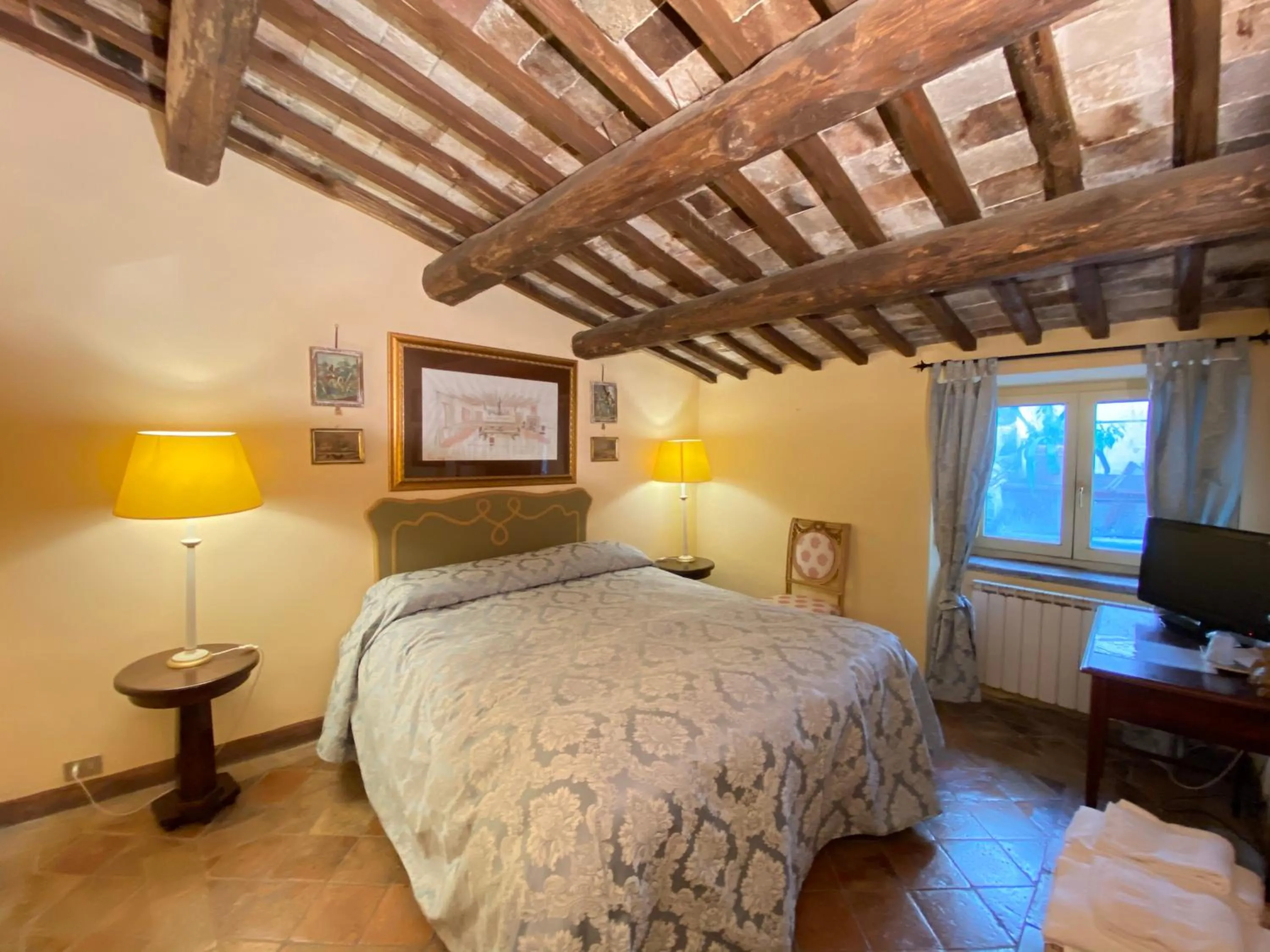 Bed in VesConte Residenza D'epoca dal 1533