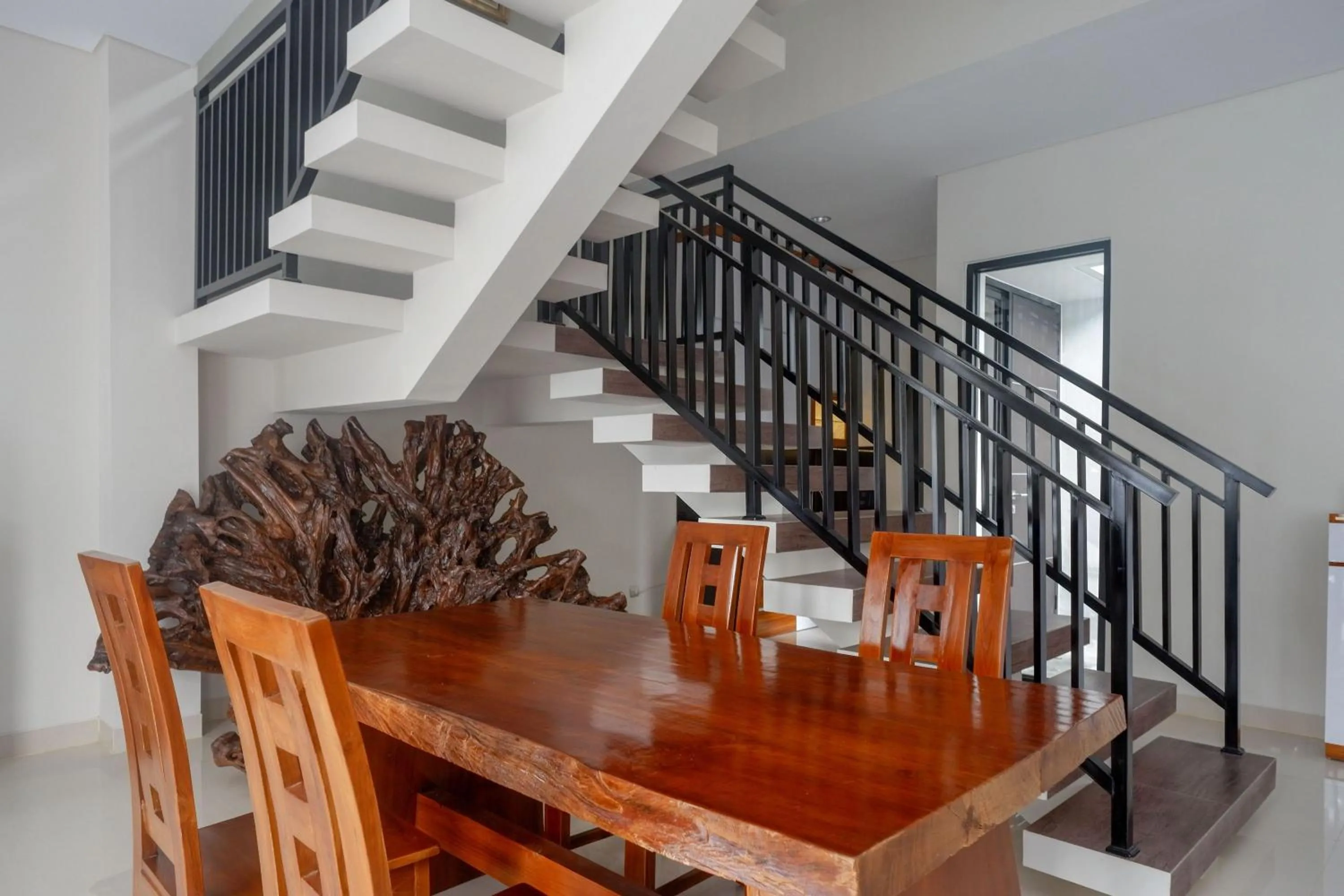 Dining area in The Lavana Greenkhaza Villa Jogja