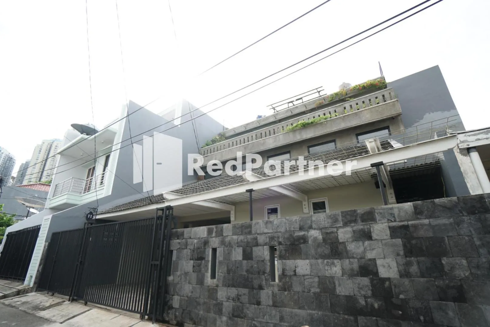 Property building in Tomang Gelong Guest House Syariah Mitra RedDoorz