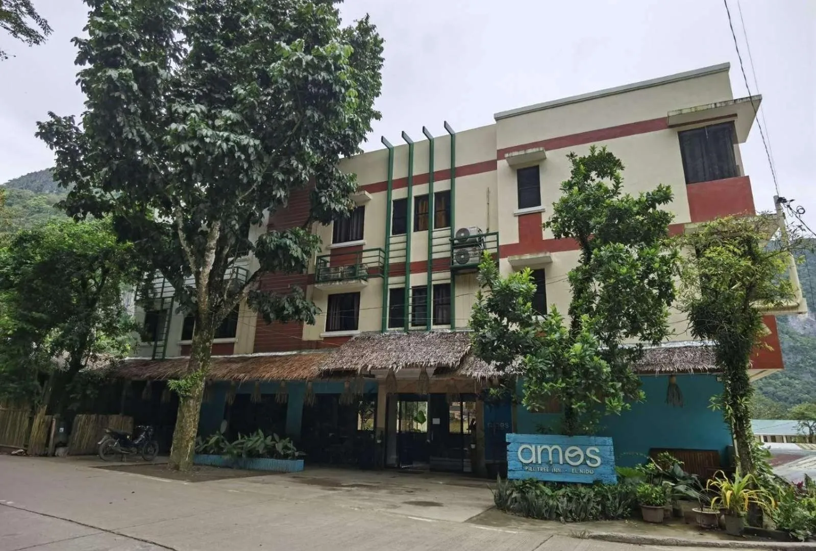 Property building in Amos Pili Tree Inn powered by Cocotel