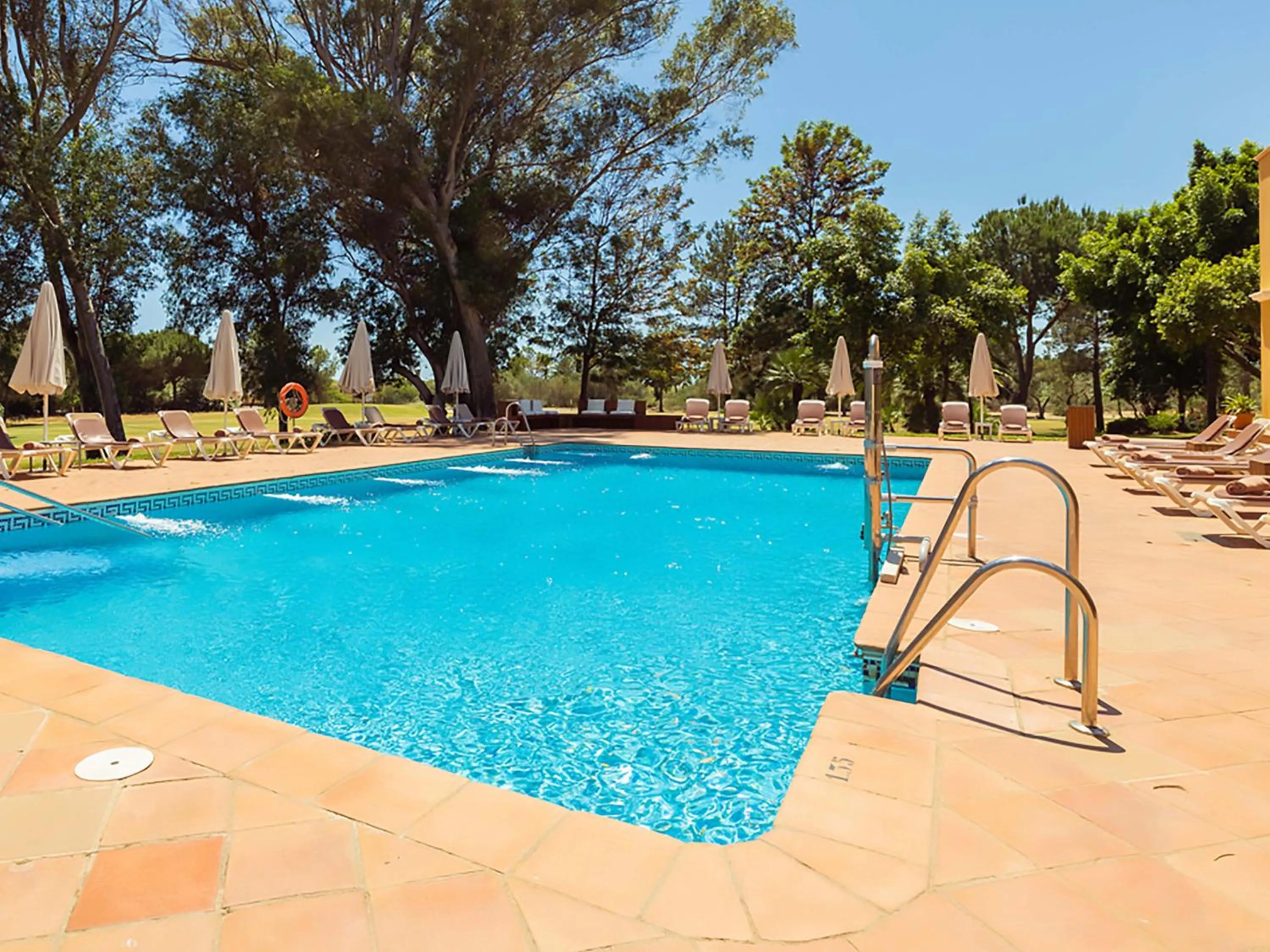 Swimming pool in Isla Canela Golf Hotel Boutique