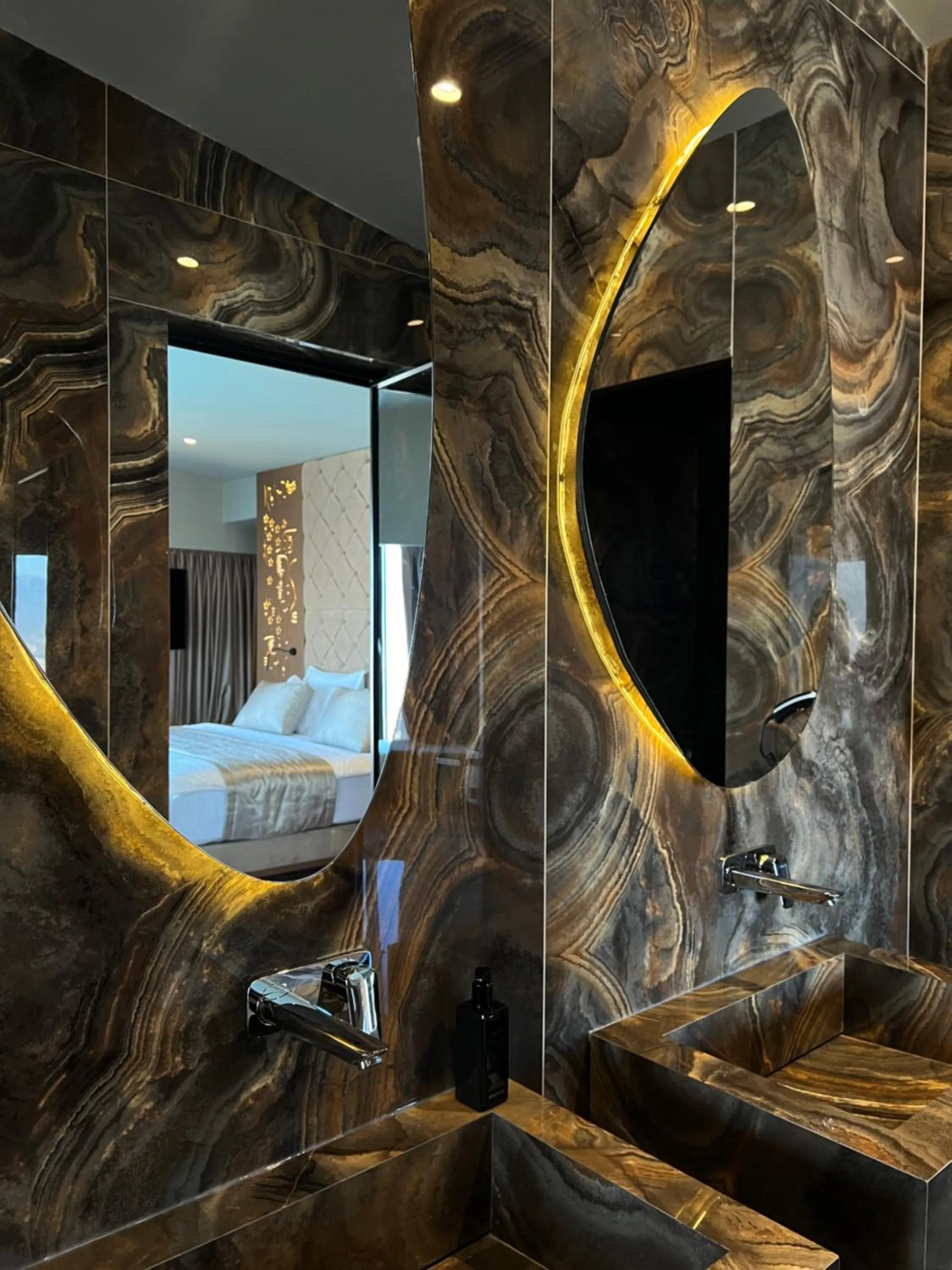 Property building, Bed in Arka Art Hotel