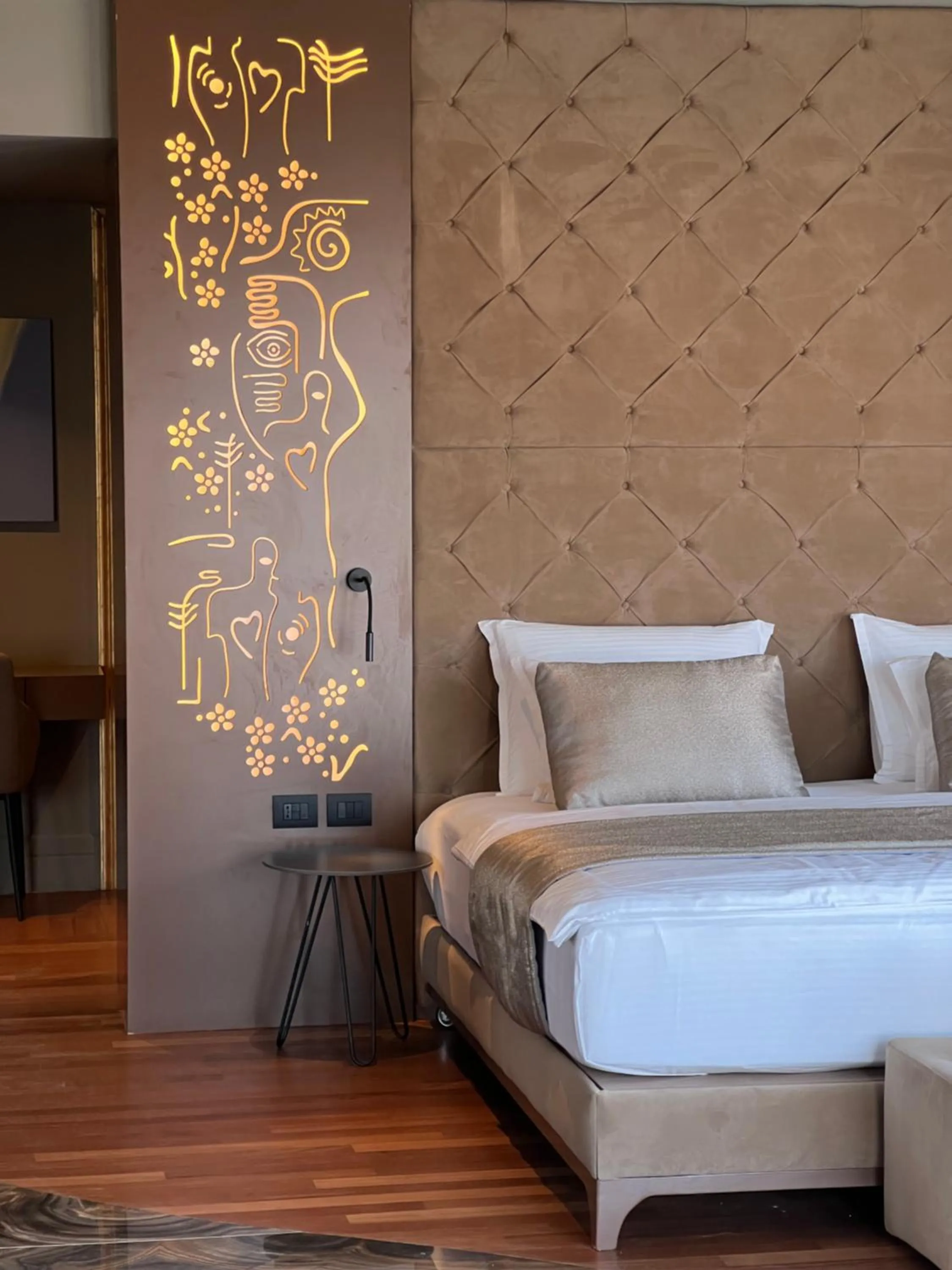 Property building, Bed in Arka Art Hotel