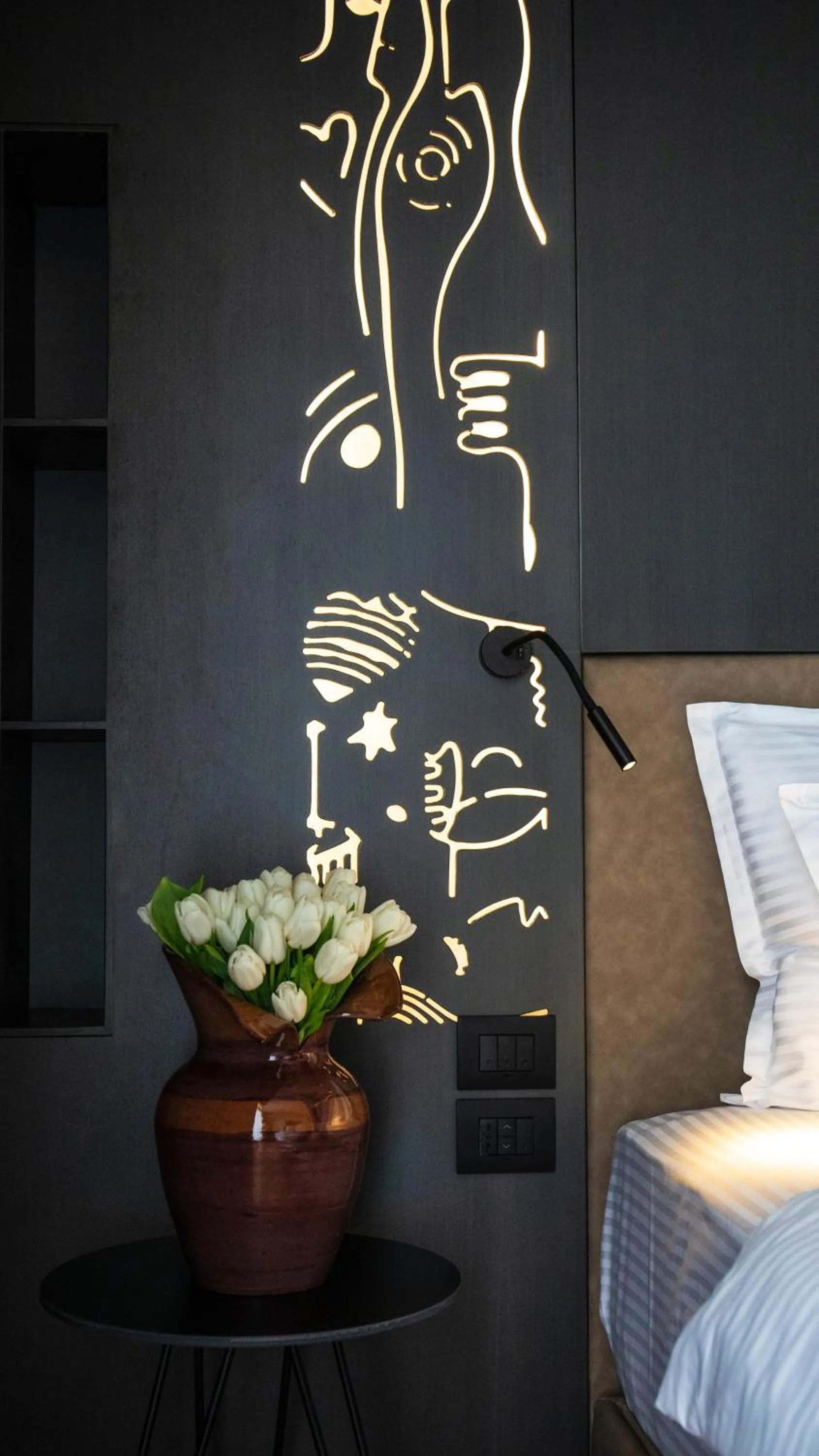 Decorative detail, Bed in Arka Art Hotel