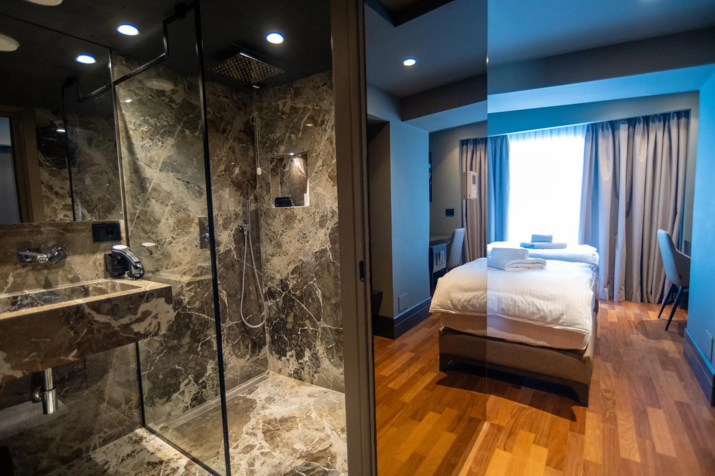 Shower, Bed in Arka Art Hotel