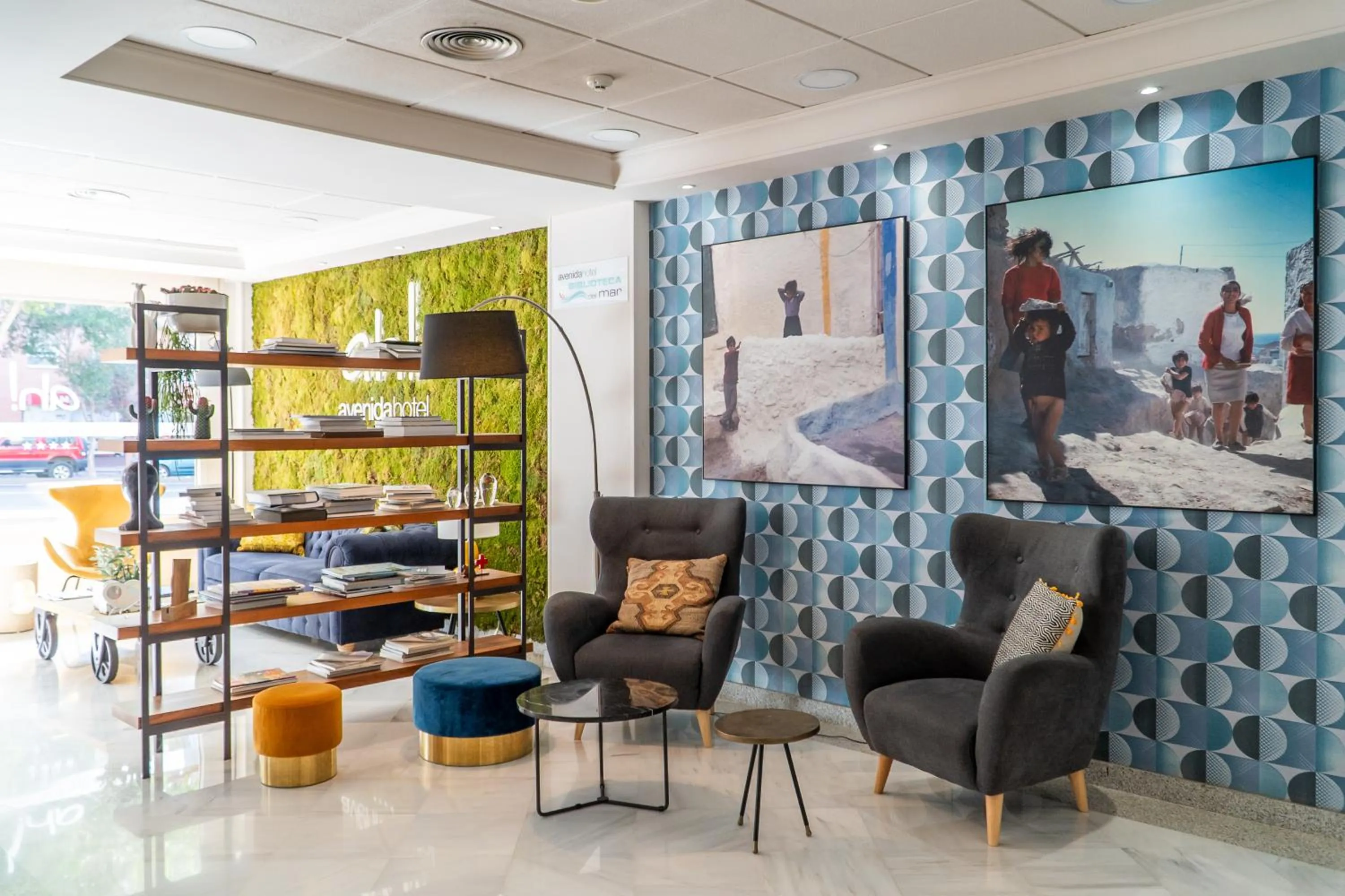 Lobby or reception in Avenida Hotel