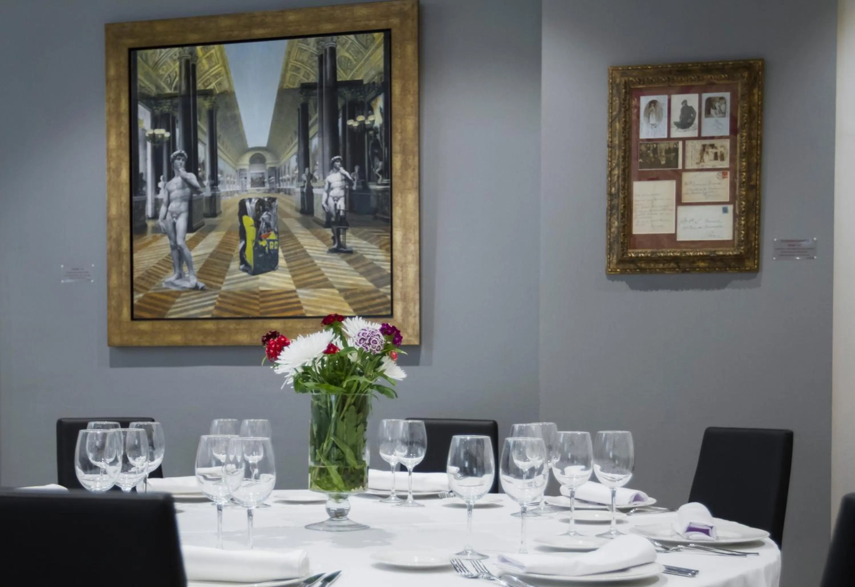 Restaurant/places to eat in Avenida Hotel