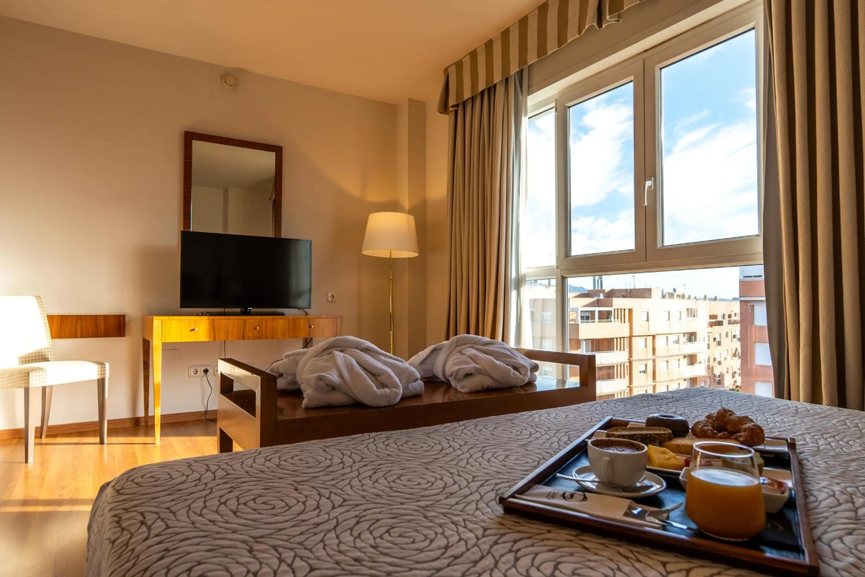 TV and multimedia, Bed in Avenida Hotel