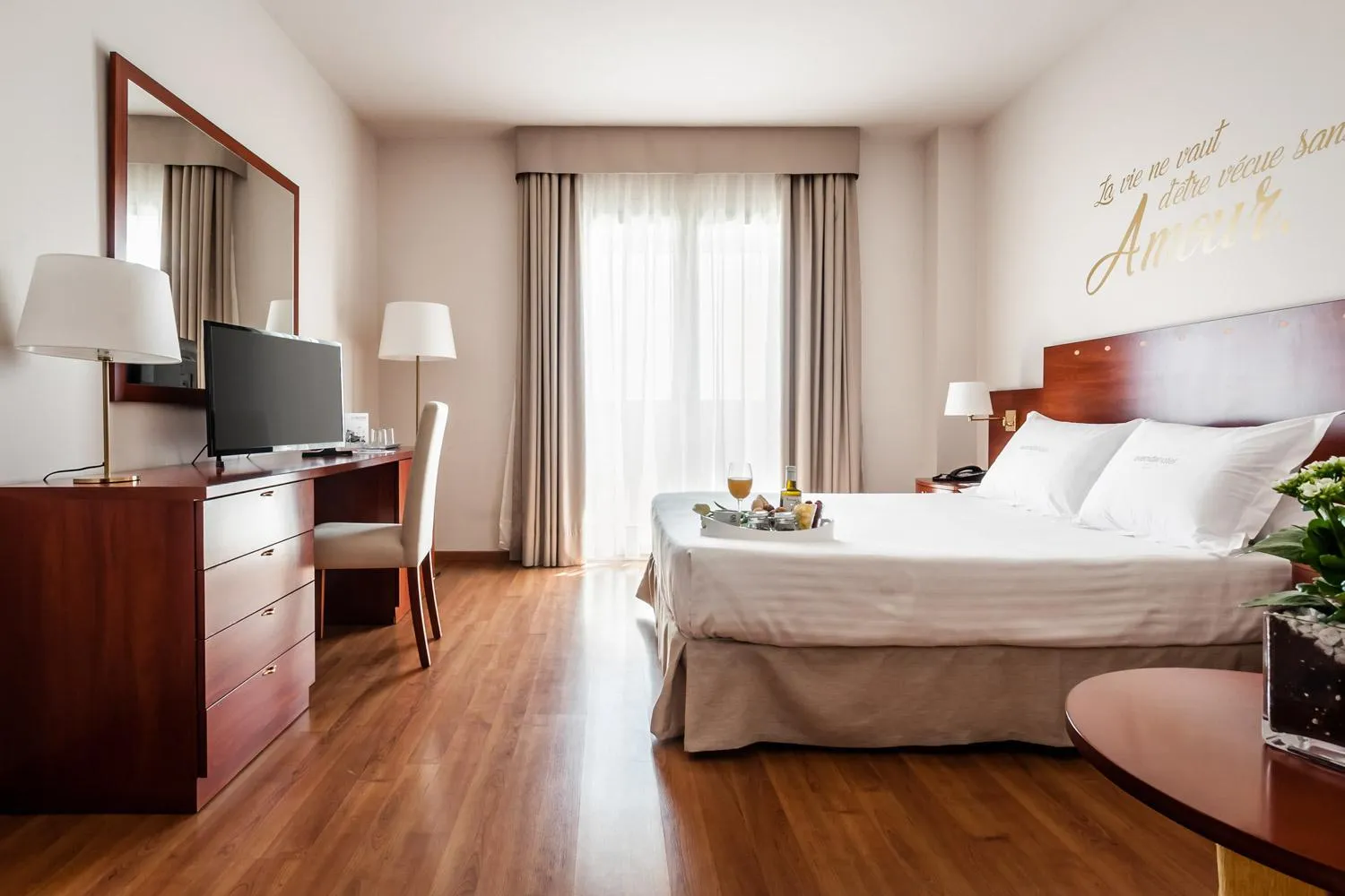 Photo of the whole room, Bed in Avenida Hotel