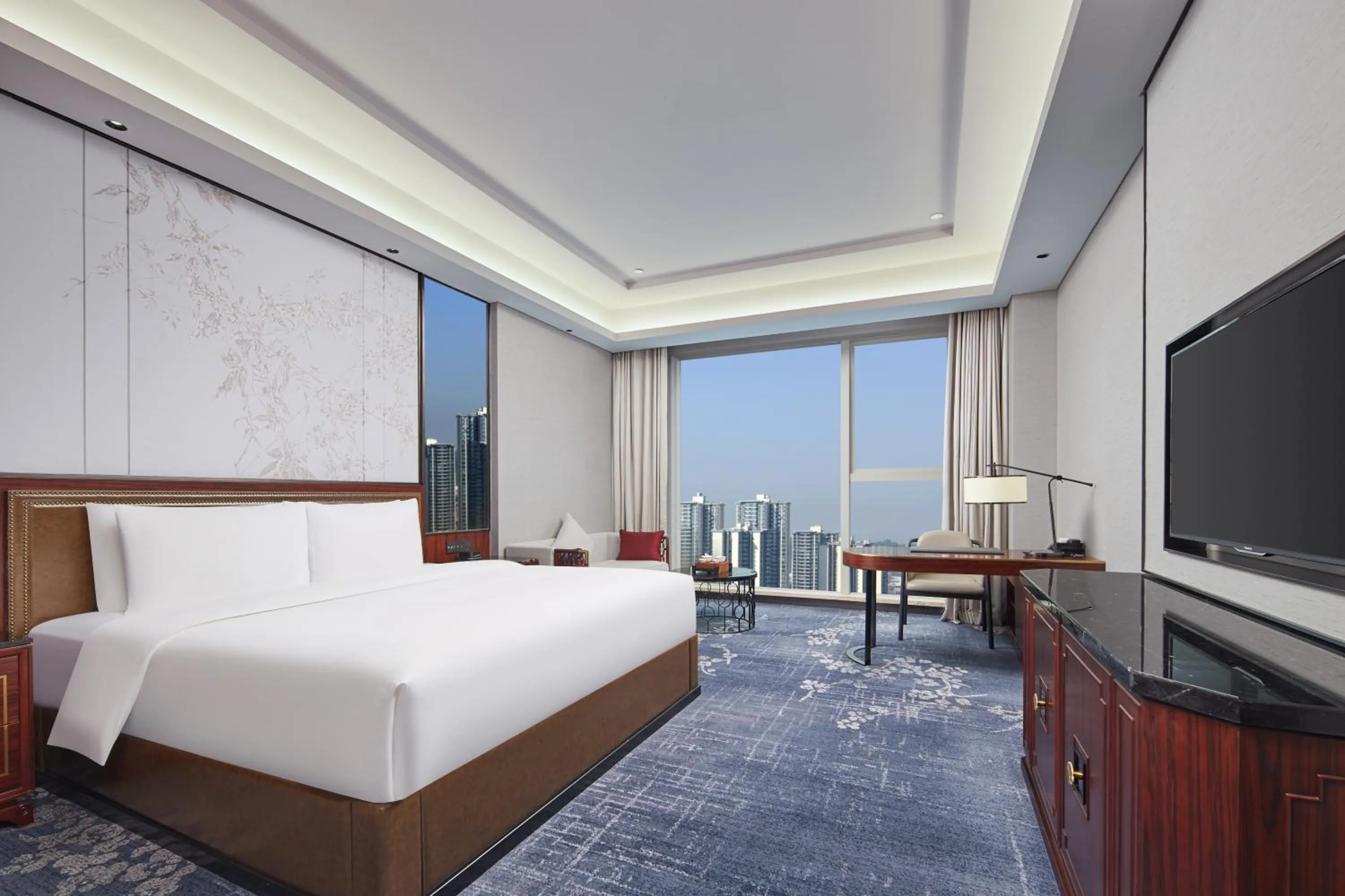 Photo of the whole room, Bed in Hualuxe Leshan, an IHG Hotel