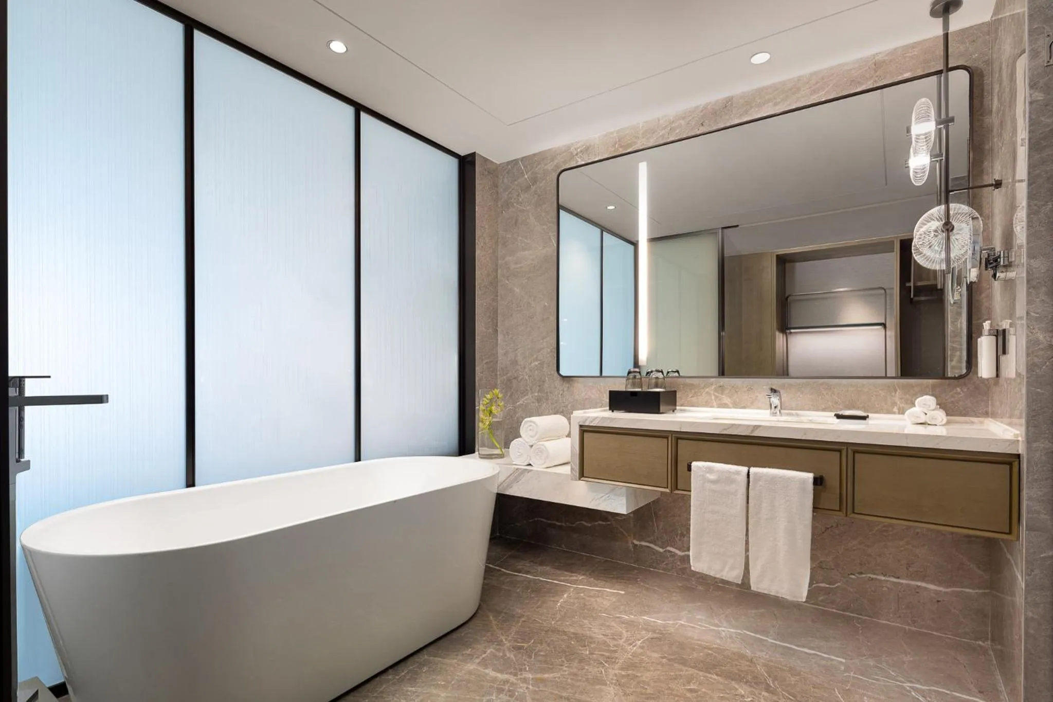 Bathroom in Hualuxe Leshan, an IHG Hotel