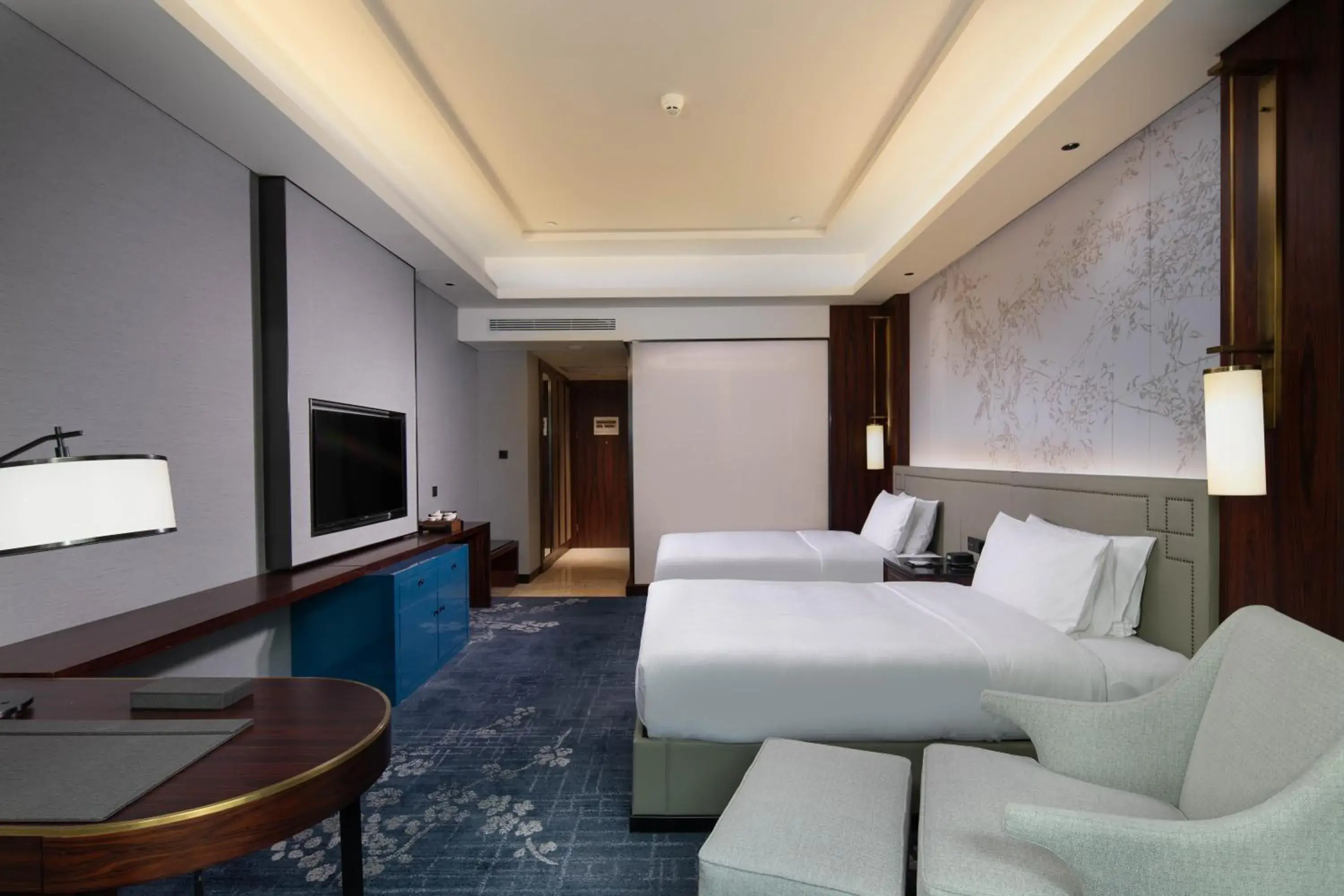 Standard Double Room with Two Double Beds in Hualuxe Leshan, an IHG Hotel Standard Double Room with Two Double Beds in Hualuxe Leshan, an IHG Hotel