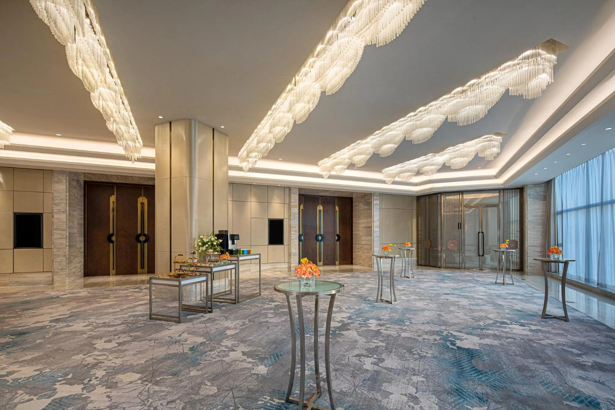 Meeting/conference room in Hualuxe Leshan, an IHG Hotel