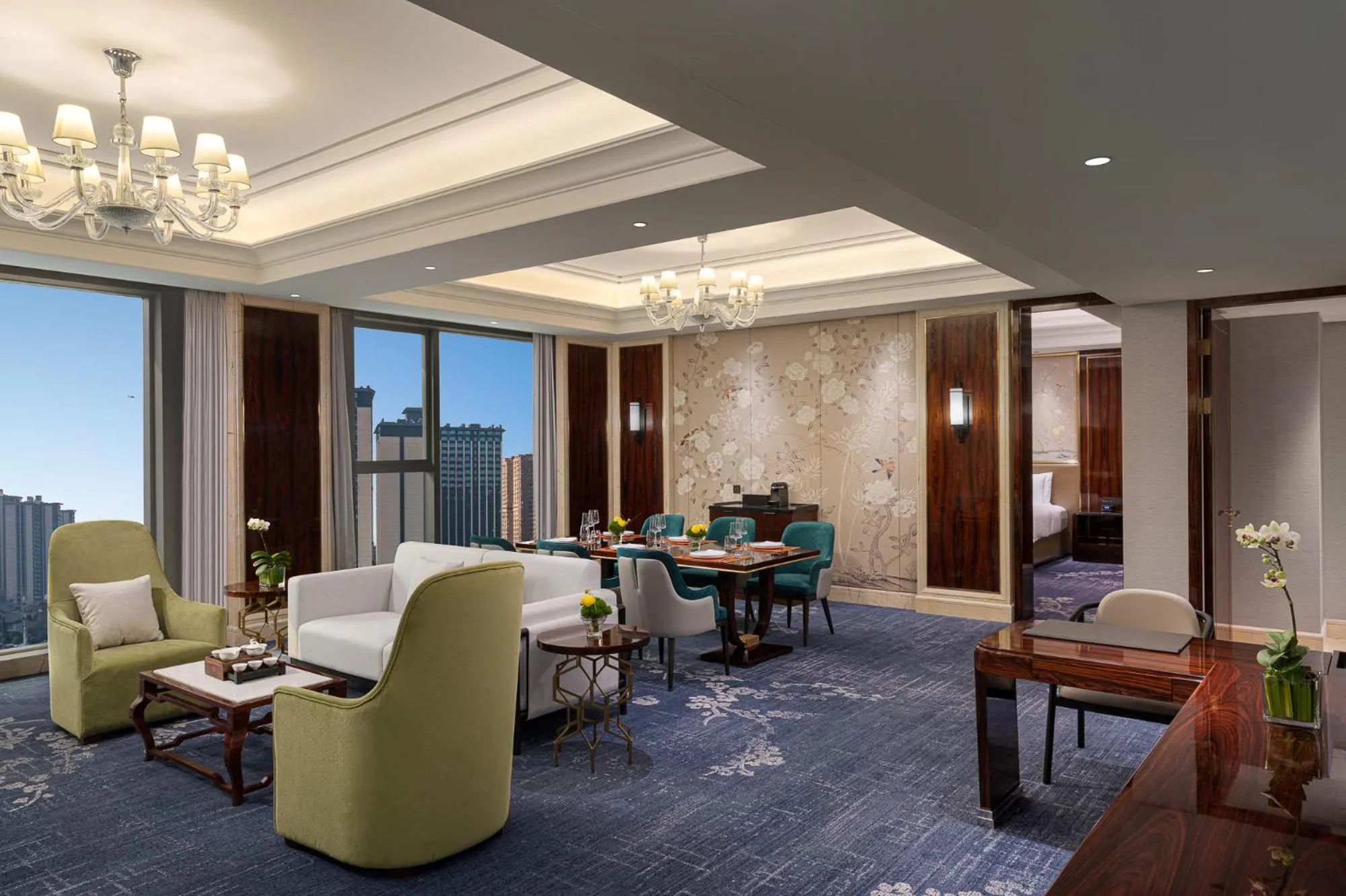 Living room in Hualuxe Leshan, an IHG Hotel