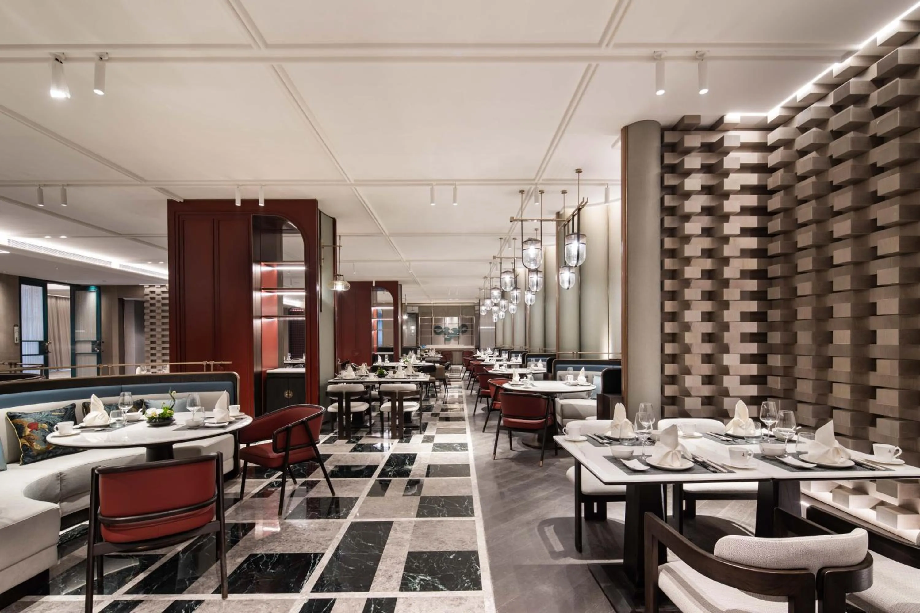 Restaurant/places to eat in Hualuxe Leshan, an IHG Hotel