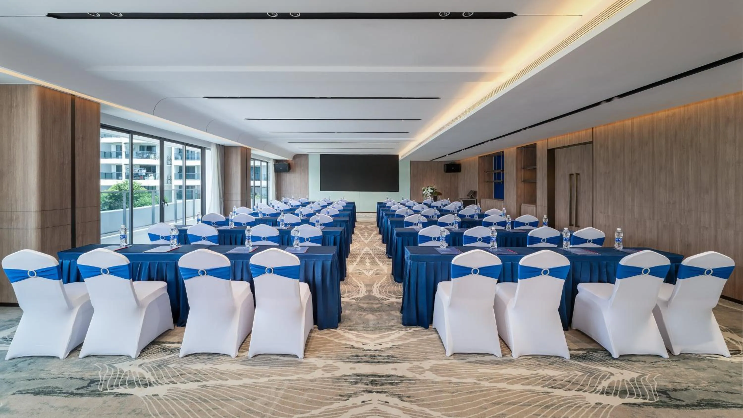 Meeting/conference room in Holiday Inn Express Jiangmen Yinhu Bay by IHG