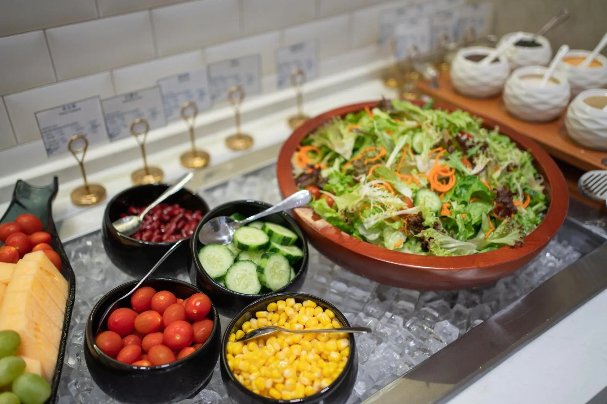 Restaurant/places to eat in Holiday Inn Express Jiangmen Yinhu Bay by IHG