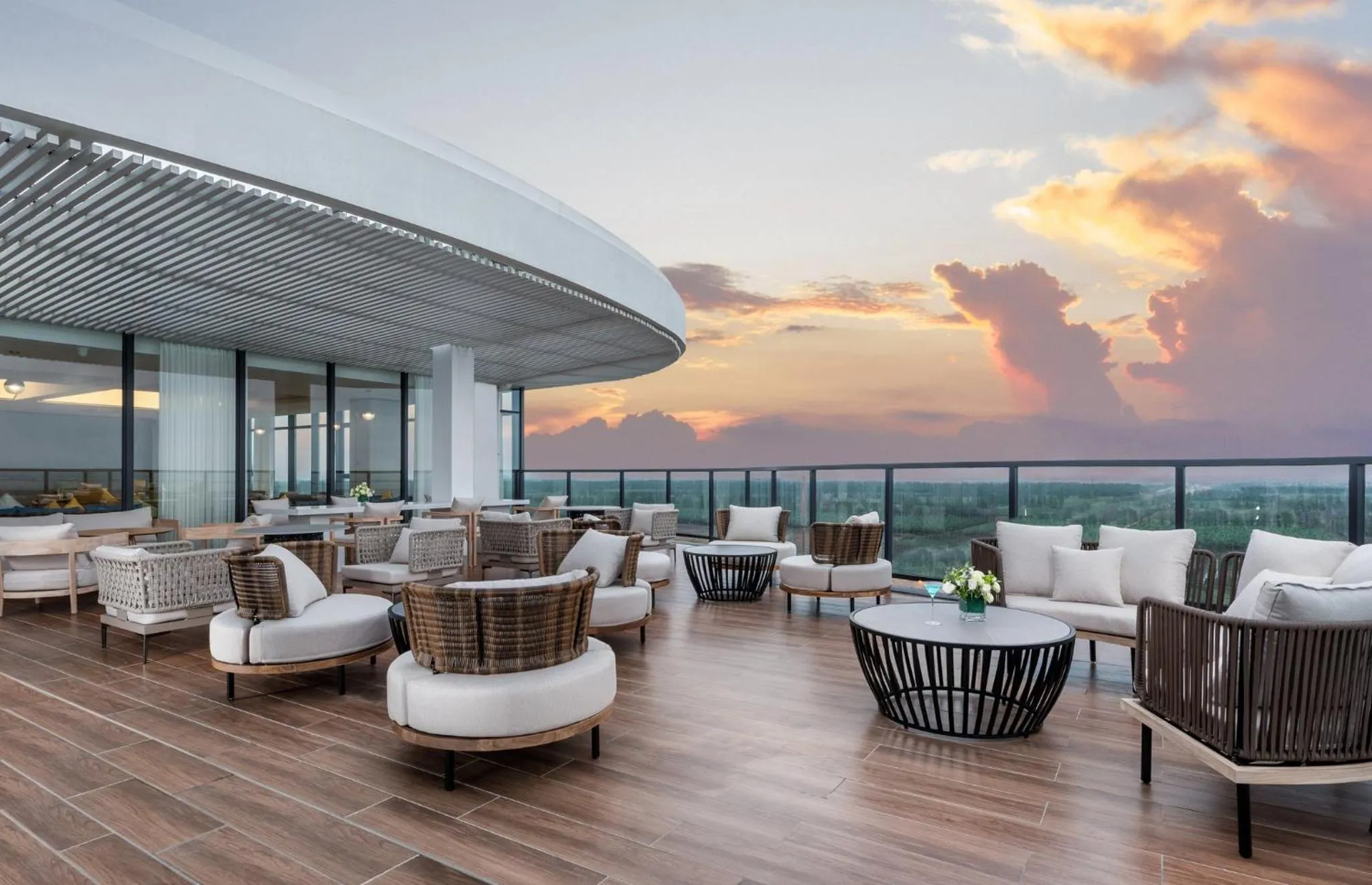 Restaurant/places to eat in Holiday Inn Express Jiangmen Yinhu Bay by IHG